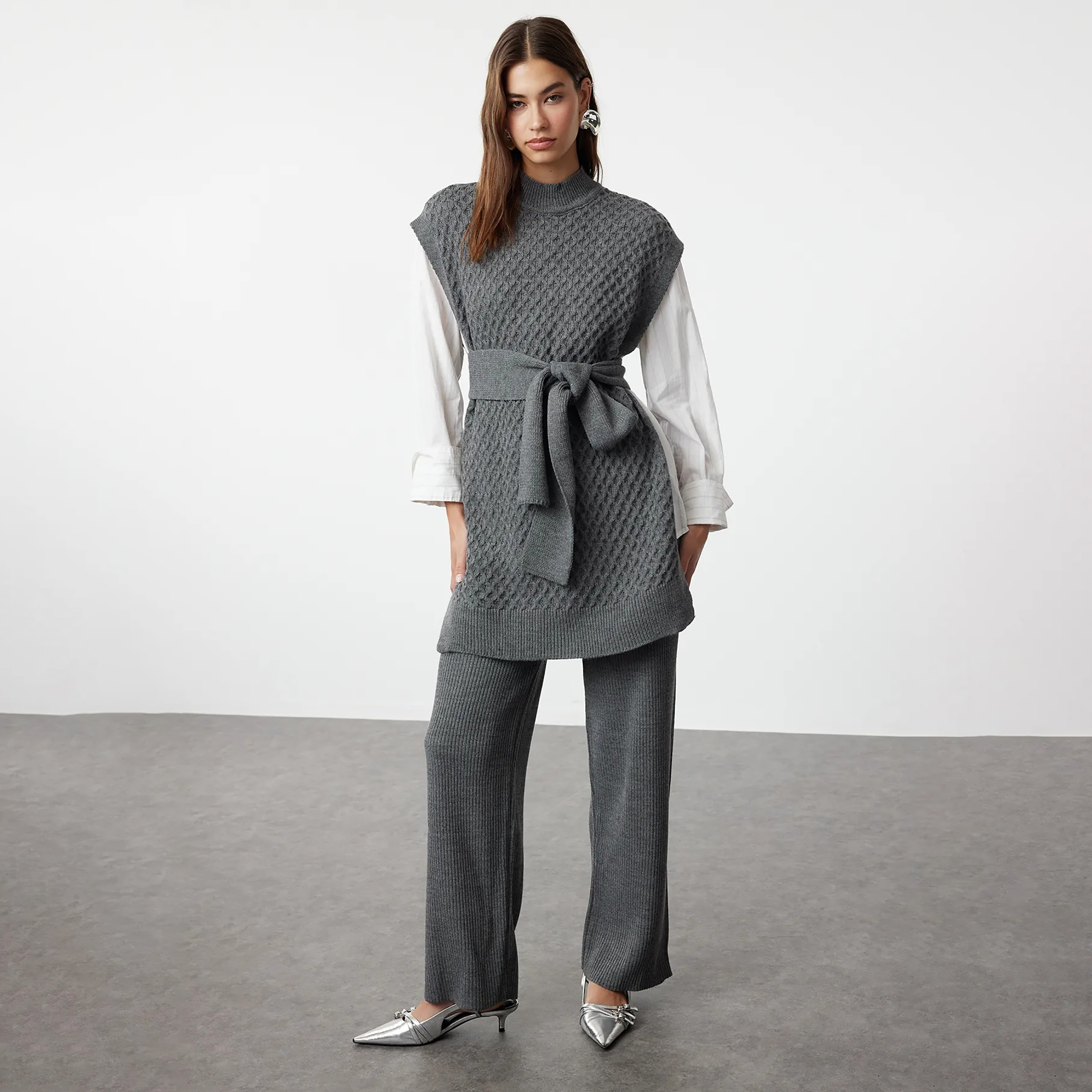 Trendyol Modest Geometric Knit Mock Neck Women's Sweater Vest & Pants Set-women-clothing-coordsets-image-1