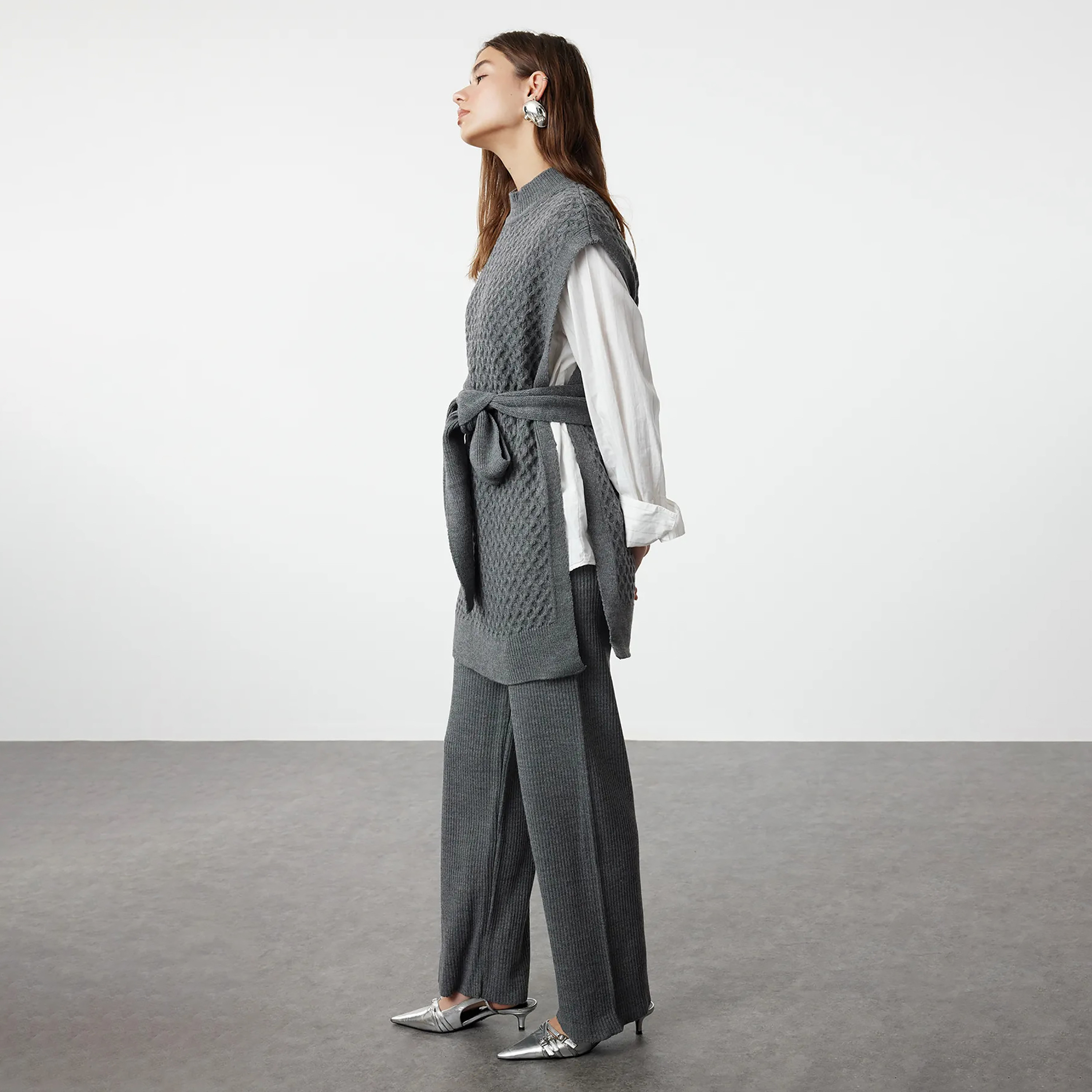 Trendyol Modest Geometric Knit Mock Neck Women's Sweater Vest & Pants Set-women-clothing-coordsets-image-2