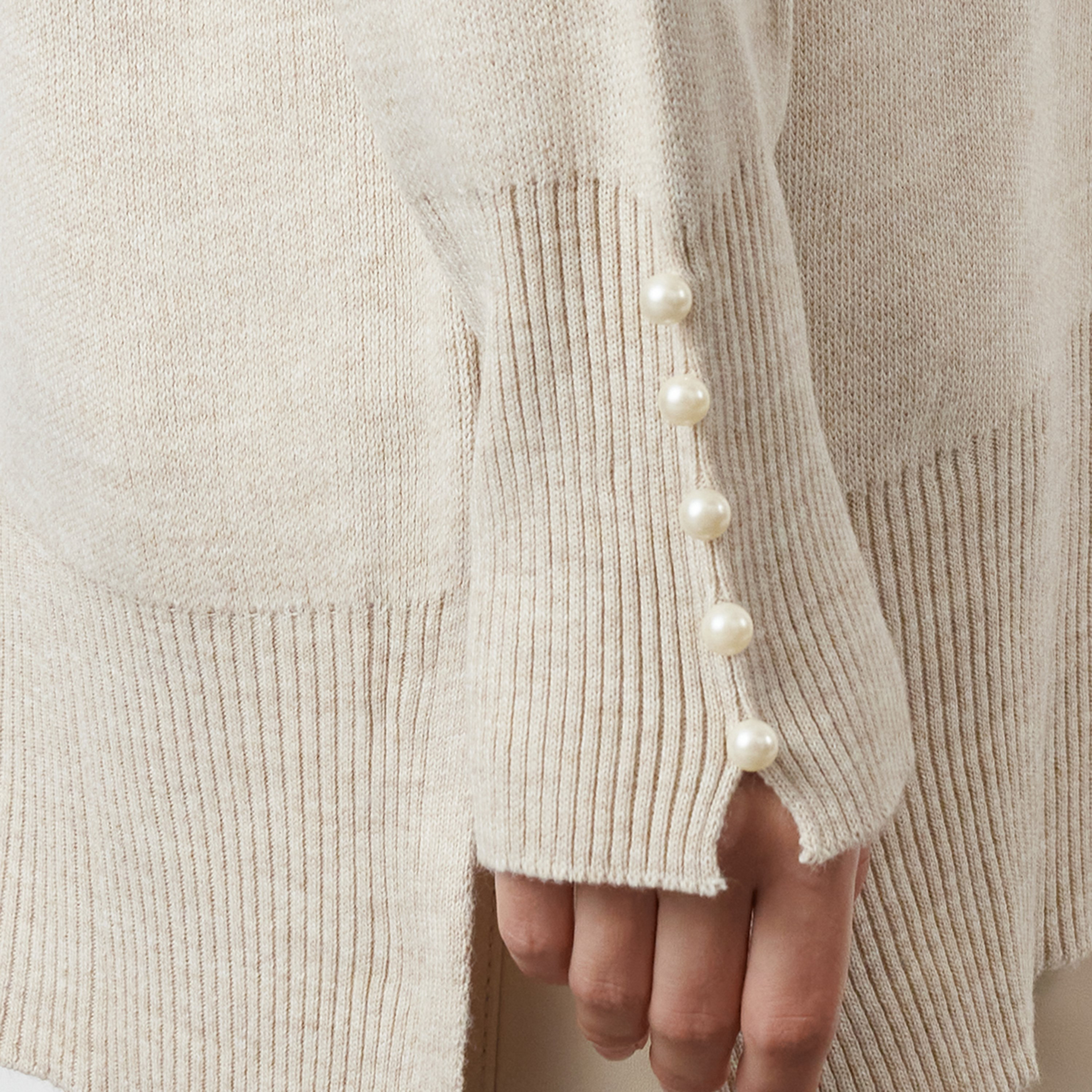 بلوفر حريمي محتشم بأكمام ساقطة من ترينديول-women-winterwear-cardigansandjumpers-jumpers-image-4