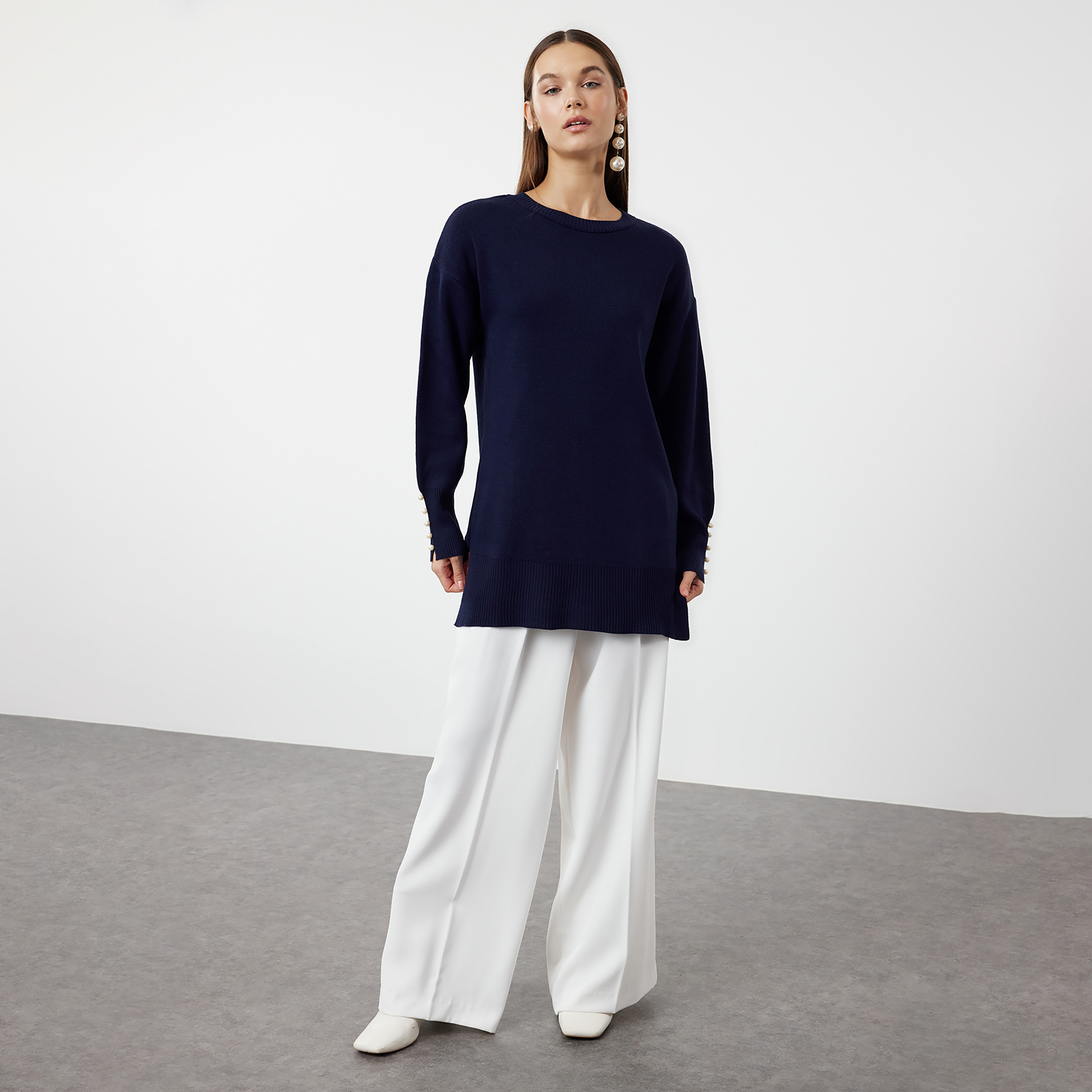 بلوفر حريمي محتشم بأكمام ساقطة من ترينديول-women-winterwear-cardigansandjumpers-jumpers-image-2