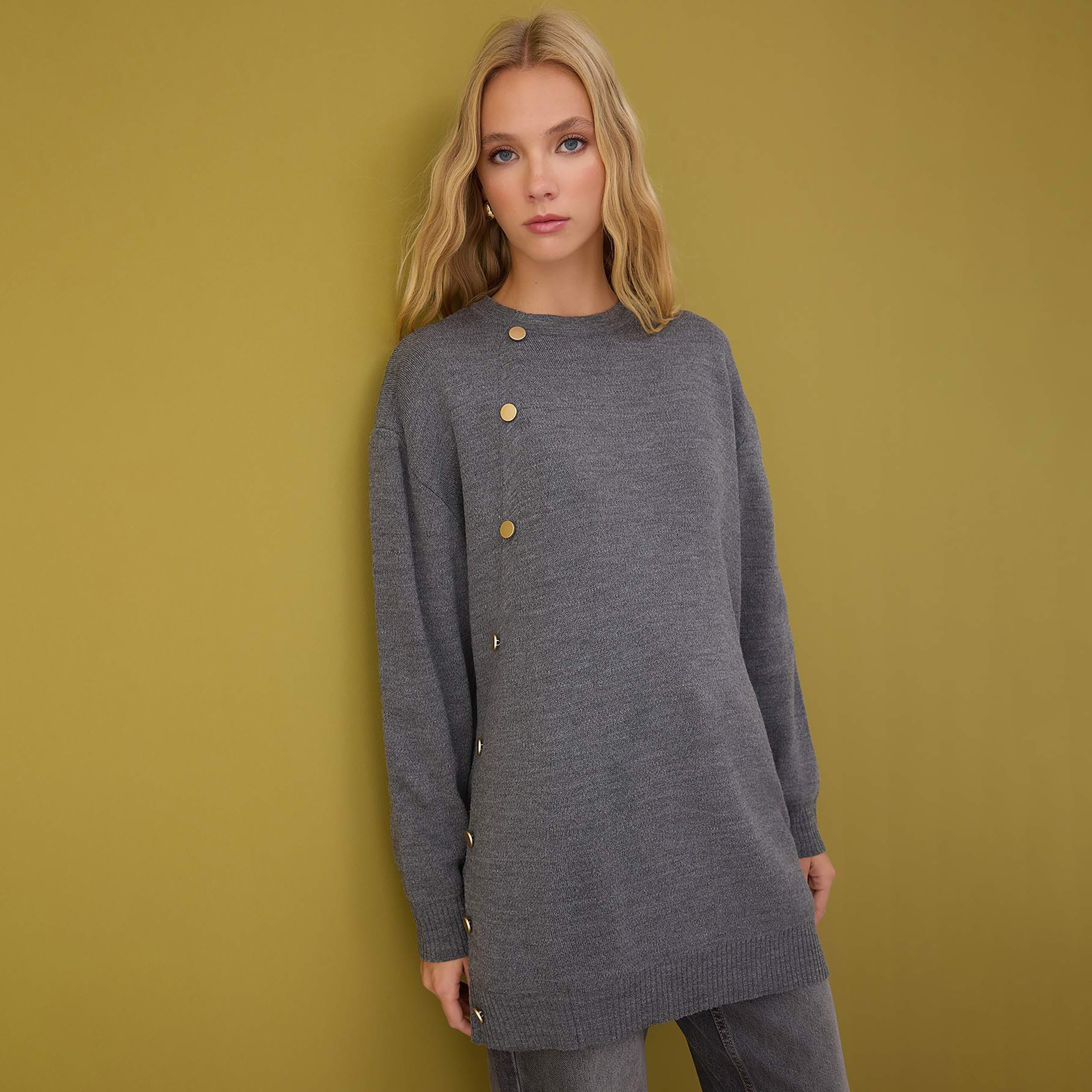 بلوفر حريمي محتشم رمادي بأكمام منسدلة من تريند يول-women-winterwear-cardigansandjumpers-jumpers-image-1