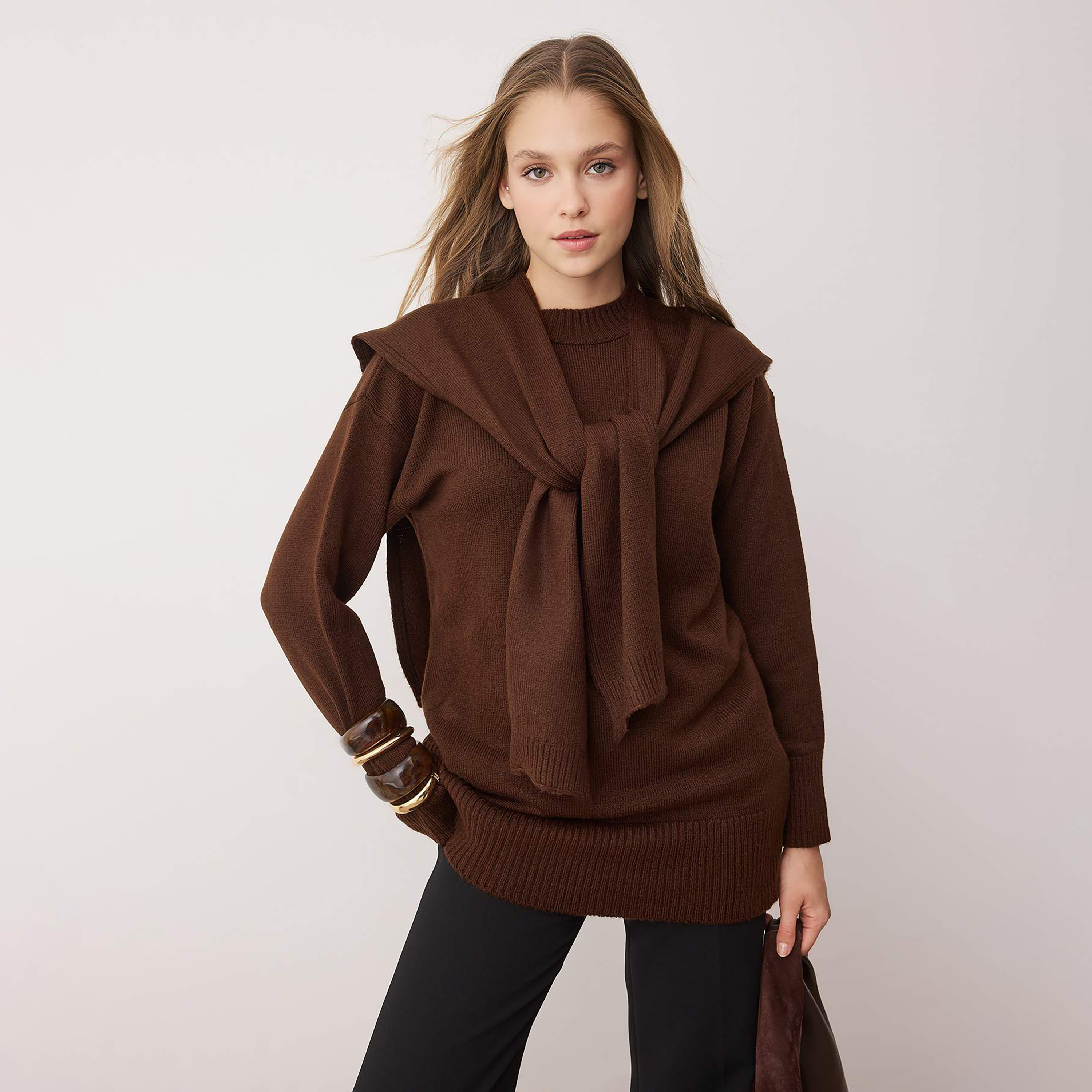 بلوفر حريمي بني بأكمام ساقطة من تريندyول ميلا-women-winterwear-cardigansandjumpers-jumpers-image-1