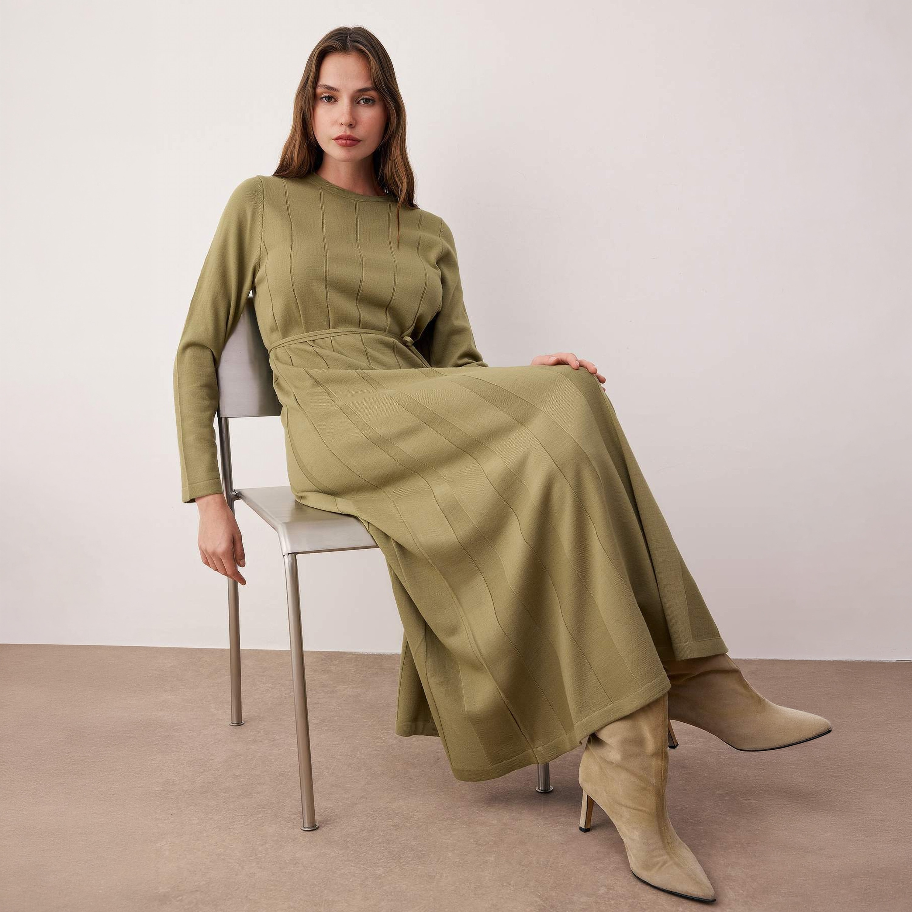 Trendyol Modest Green Panel Textured Fitted Sleeves Fit & Flared Women's Midi Dress-women-clothing-dresses-image-2