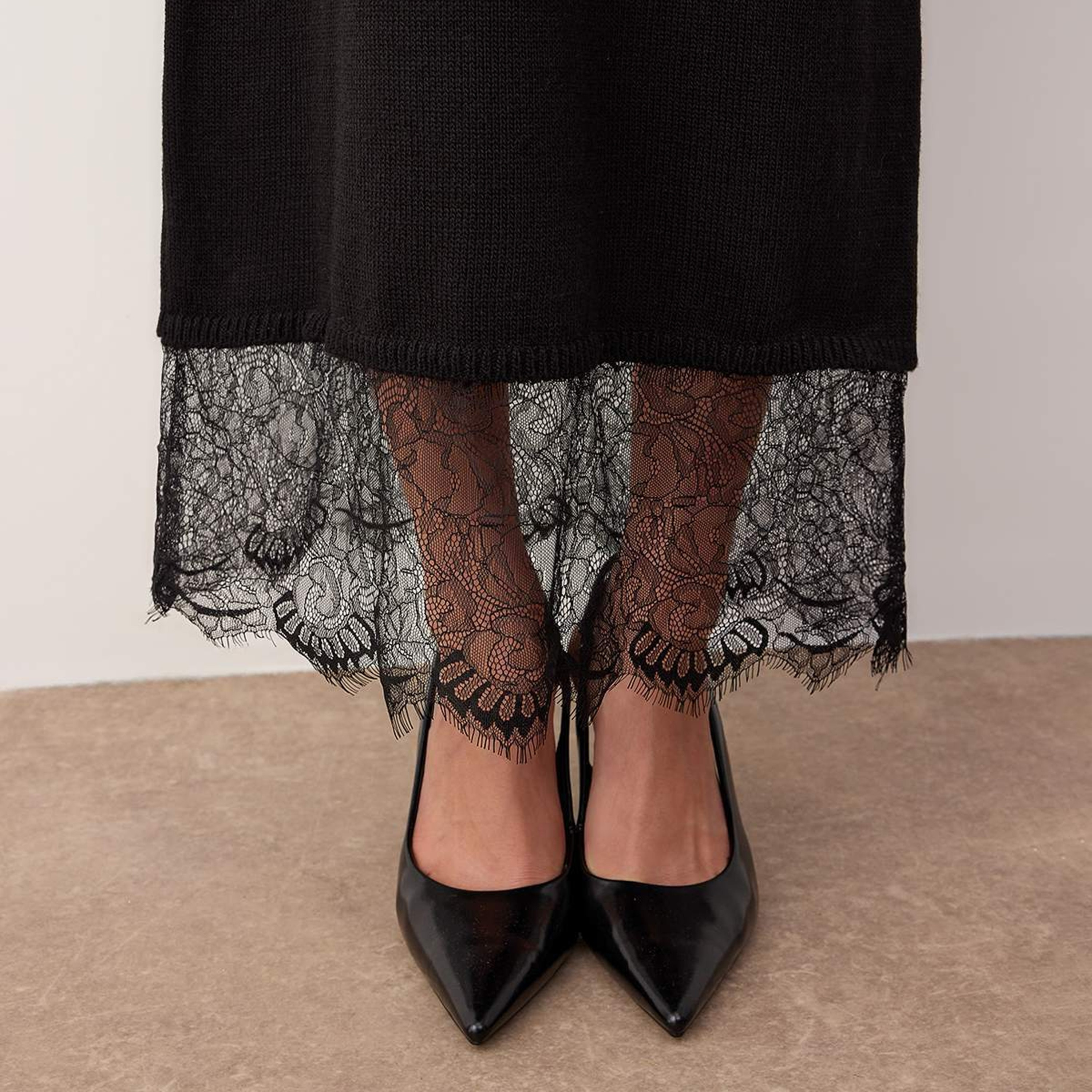 Trendyol Modest Black Lace Trim Dropped Sleeves Straight Women's Maxi Dress-women-clothing-dresses-image-4