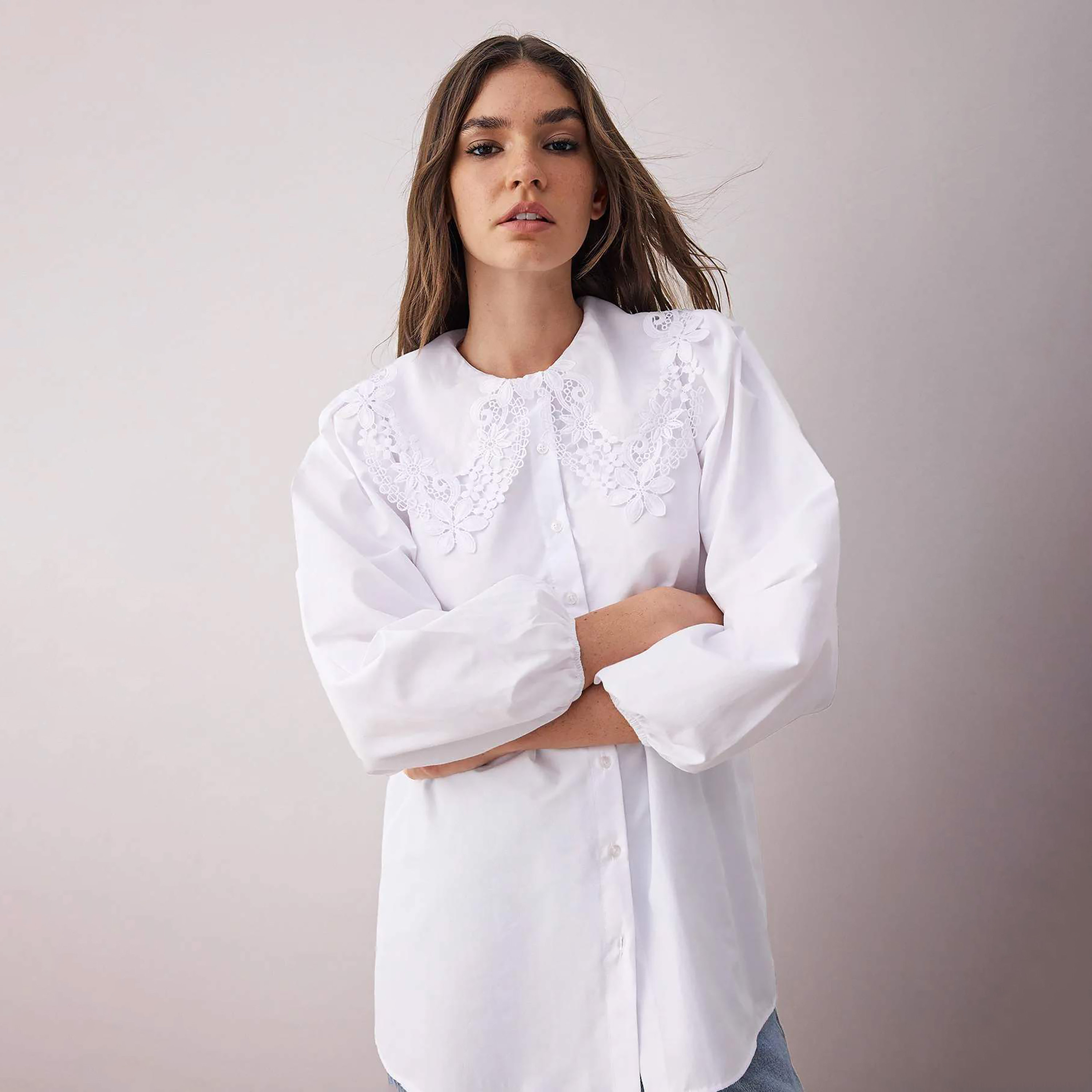 Trendyol Modest White Flora Lace Peter Pan Collar Puff Sleeves Women's Top-women-clothing-shirtsandblouses-blouses-image-2