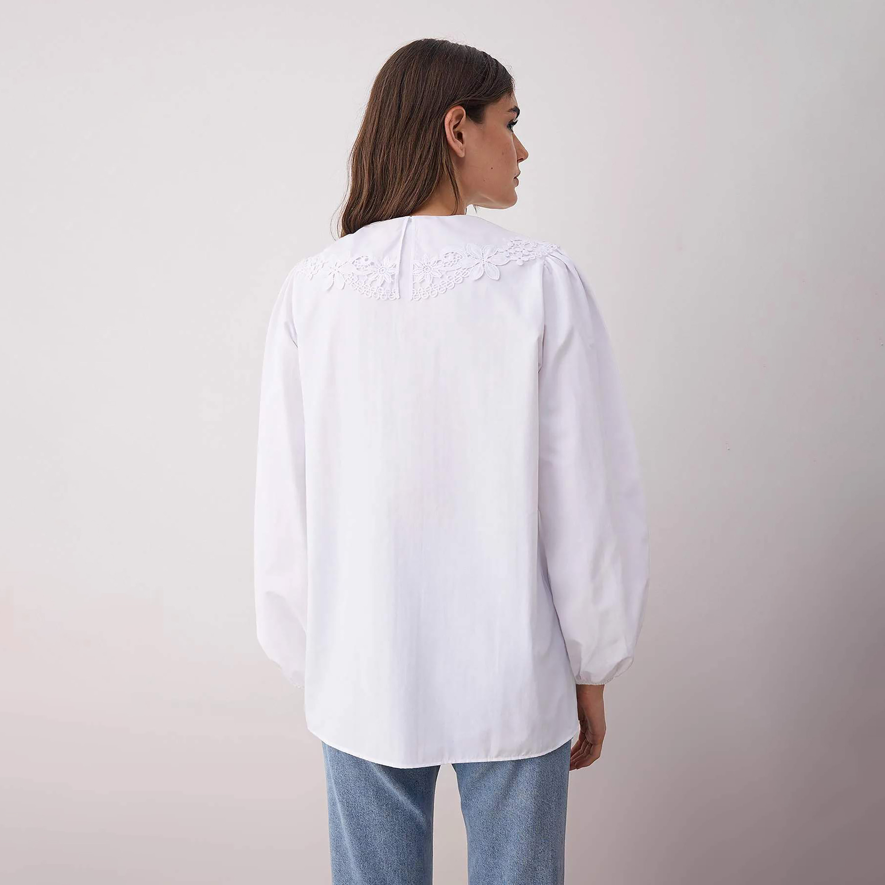 Trendyol Modest White Flora Lace Peter Pan Collar Puff Sleeves Women's Top-women-clothing-shirtsandblouses-blouses-image-3