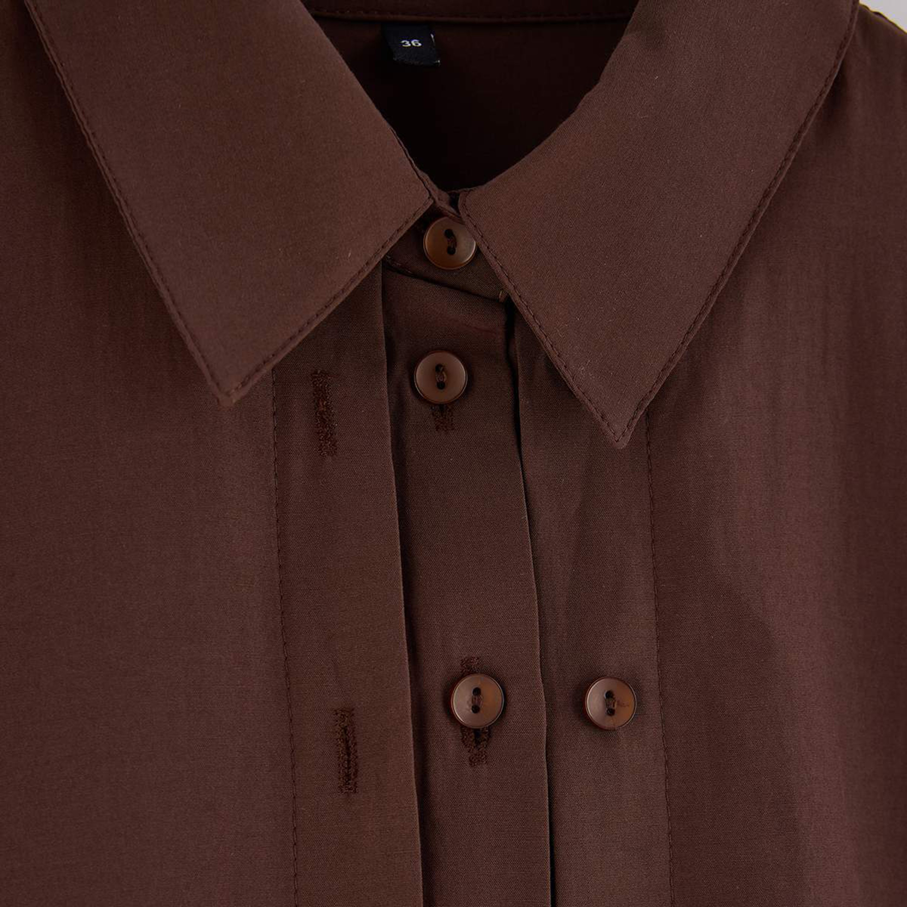 قميص حريمي محتشم بلون بني بياقة مدببة من تريند يول-women-clothing-shirtsandblouses-shirts-image-4