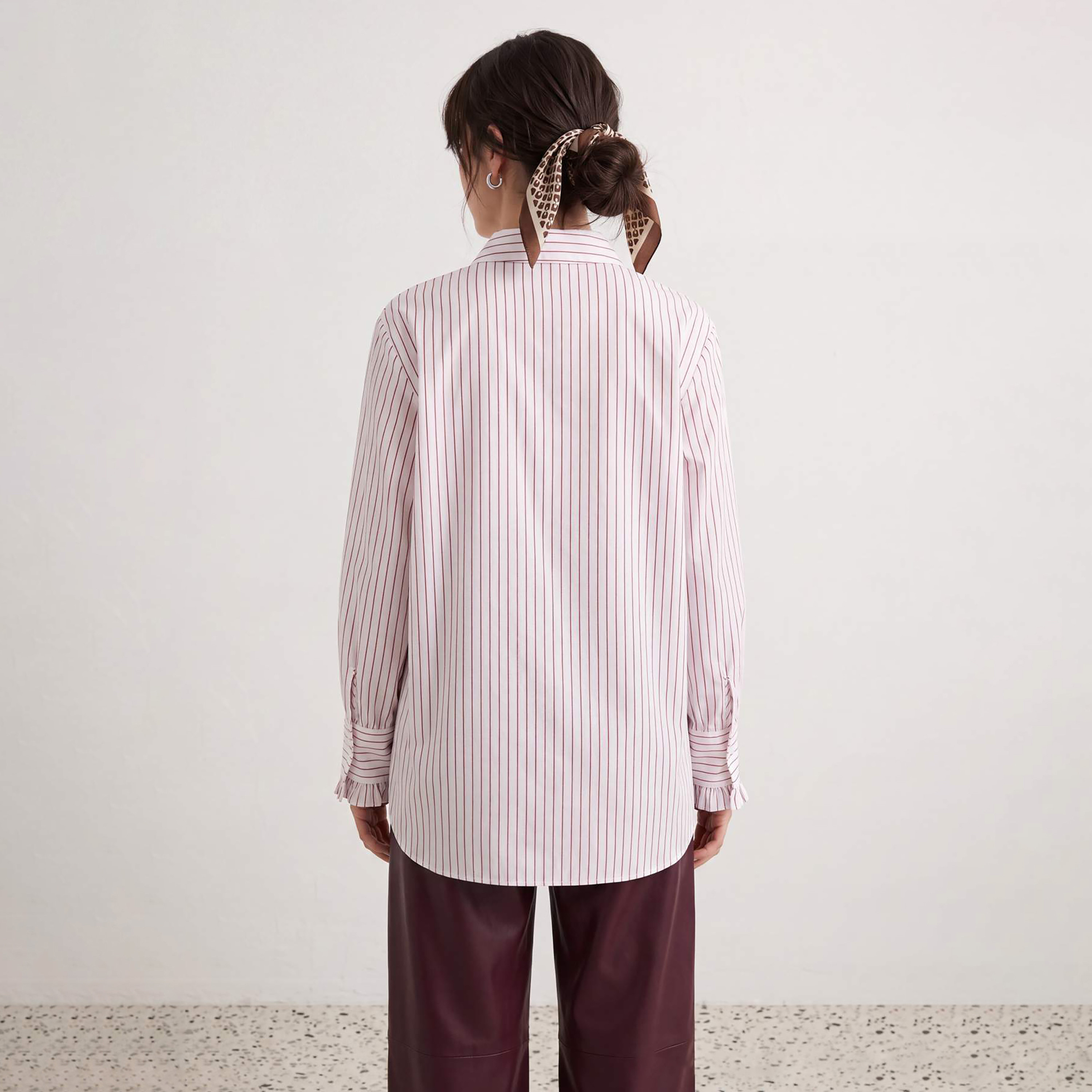 قميص حريمي محتشم أبيض مخطط بياقة من ترينديول-women-clothing-shirtsandblouses-shirts-image-3