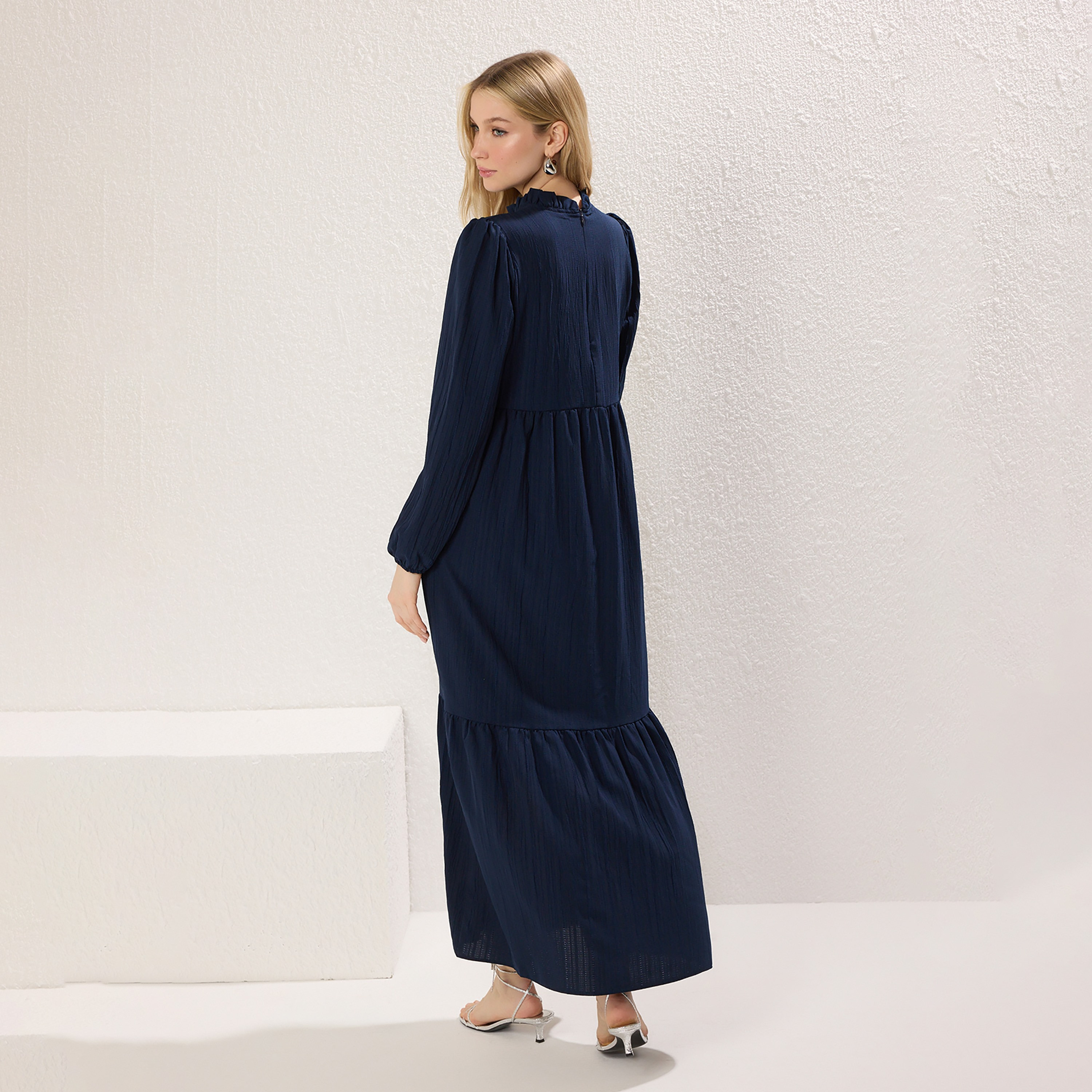 Trendyol Modest Textured Ruffled Neck Tiered Women's Maxi Dress-women-clothing-dresses-image-4