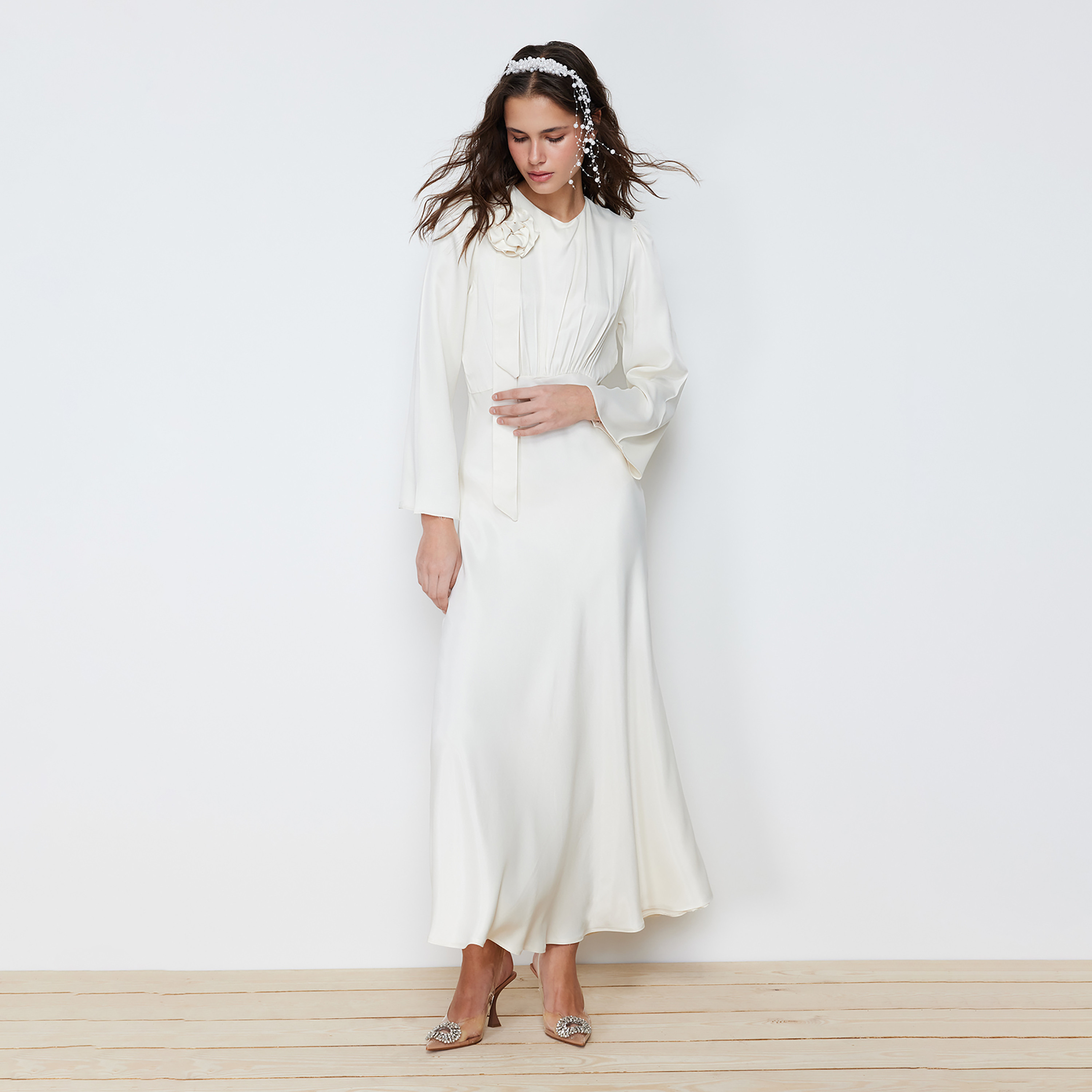 Modest White 3D Flower Detail Satin Trumpet Evening Women's Maxi Dress-women-clothing-dresses-image-2