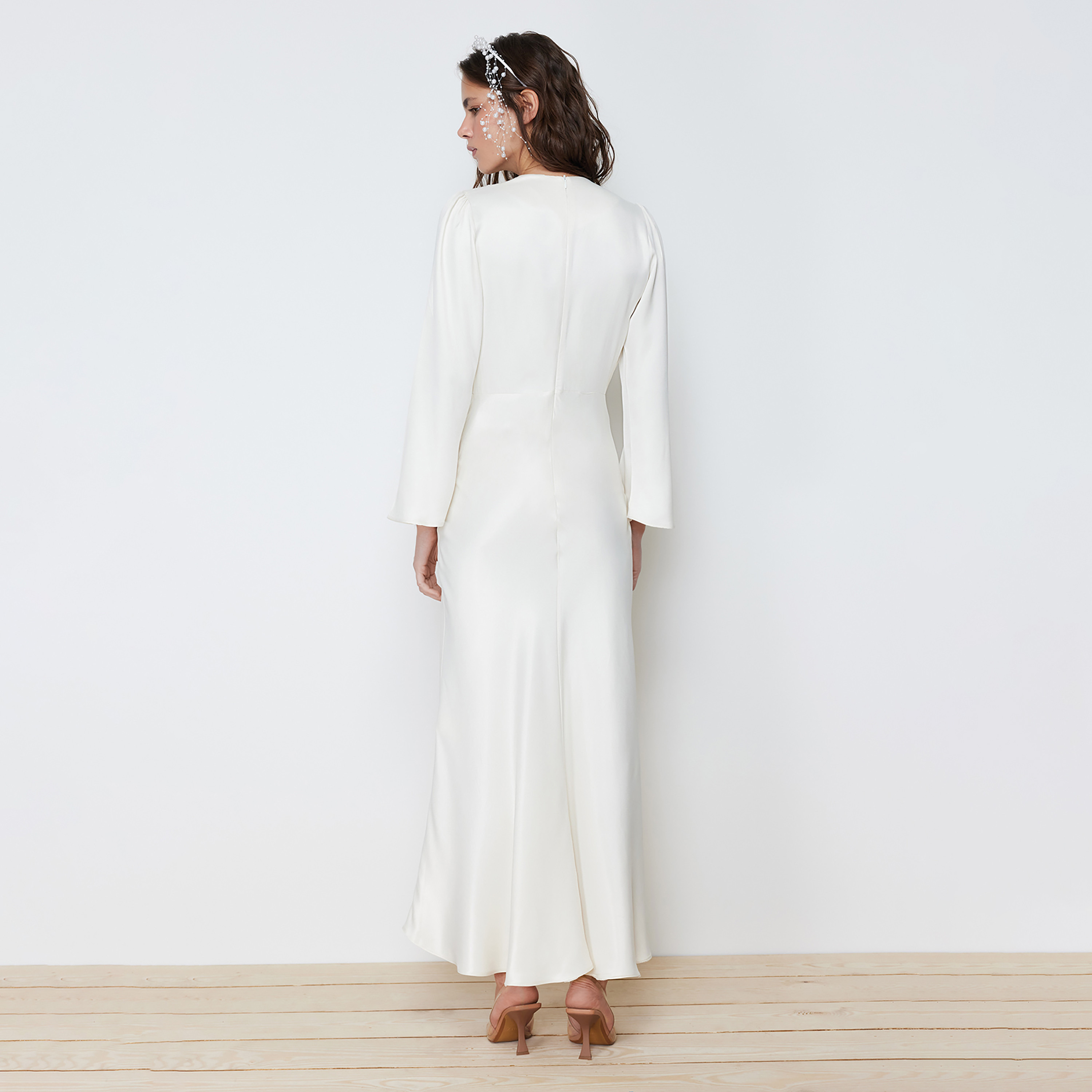 Modest White 3D Flower Detail Satin Trumpet Evening Women's Maxi Dress-women-clothing-dresses-image-3