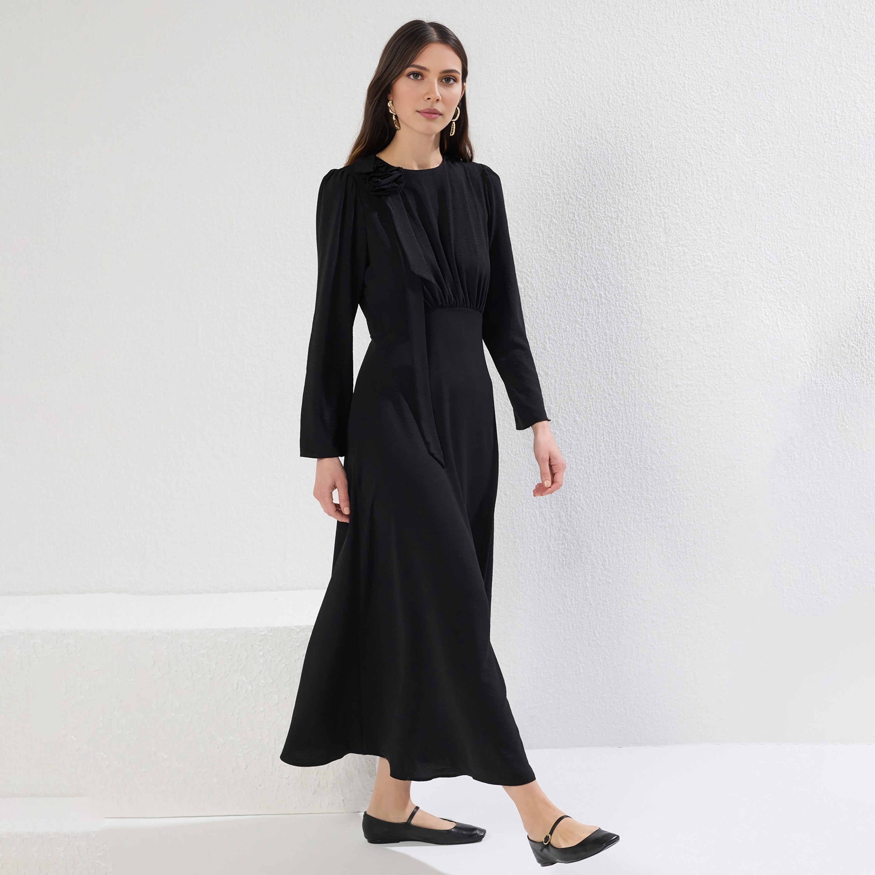 Trendyol Modest Black Textured Aerobin Women's Maxi Dress-women-clothing-dresses-image-2