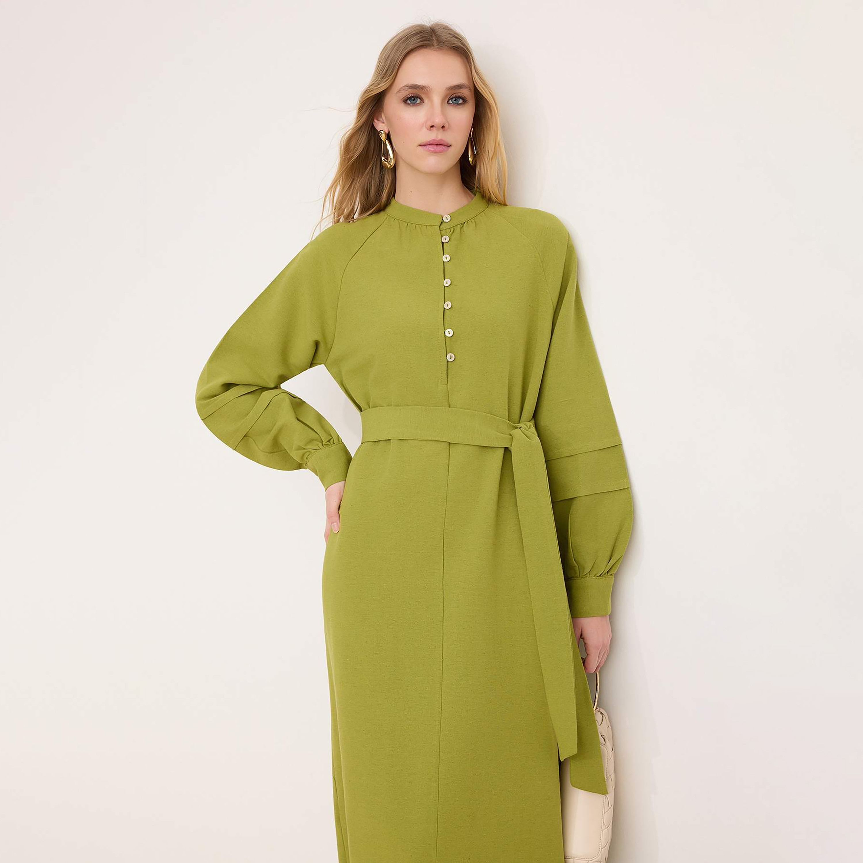 فستان ماكسي حريمي محتشم بياقة ستاند وأكمام رجلان من ترينديول-women-clothing-dresses-image-2