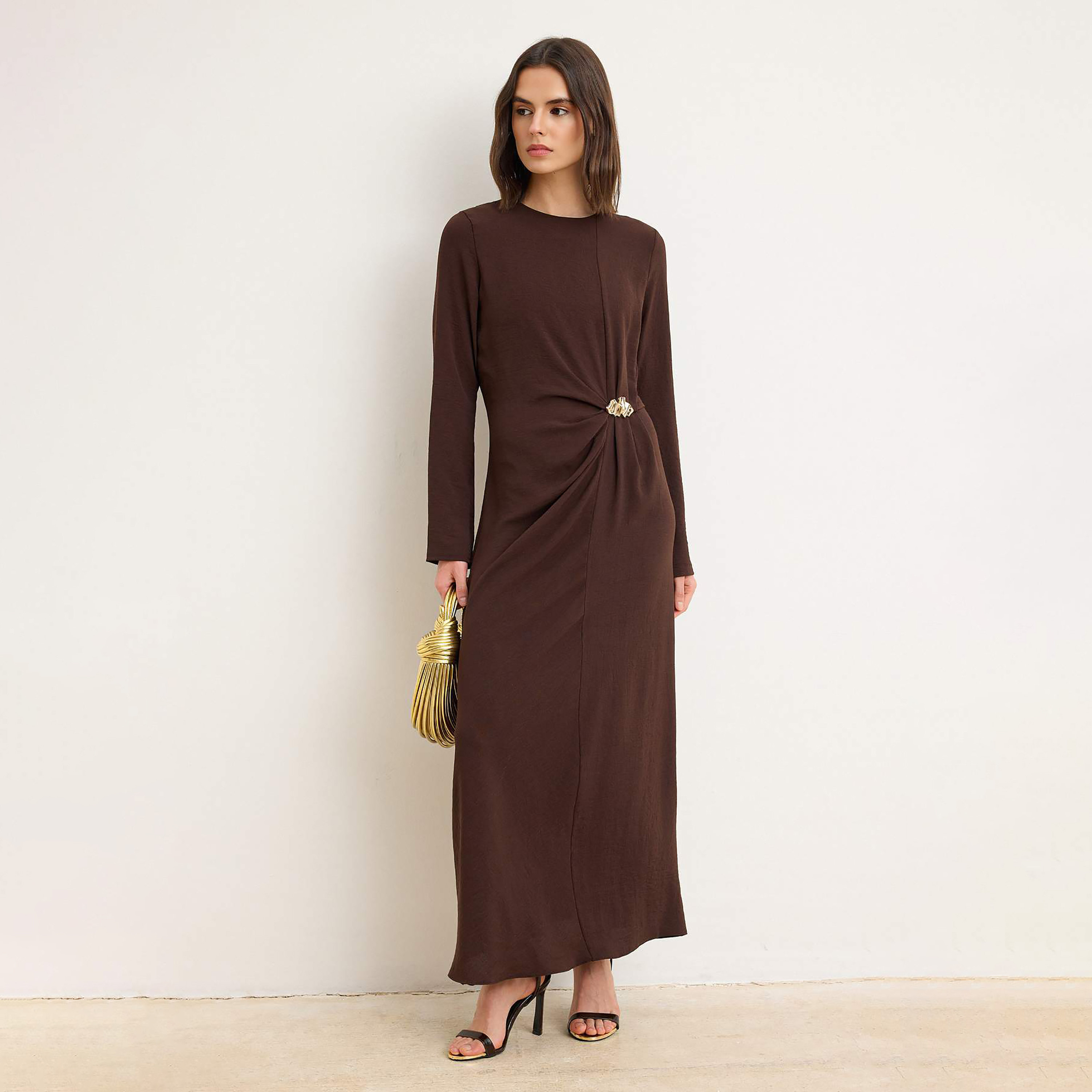فستان سهرة نسائي ماكسي ضيق بأكمام ضيقة من قماش أيروبين، بتصميم محتشم-women-clothing-dresses-image-1
