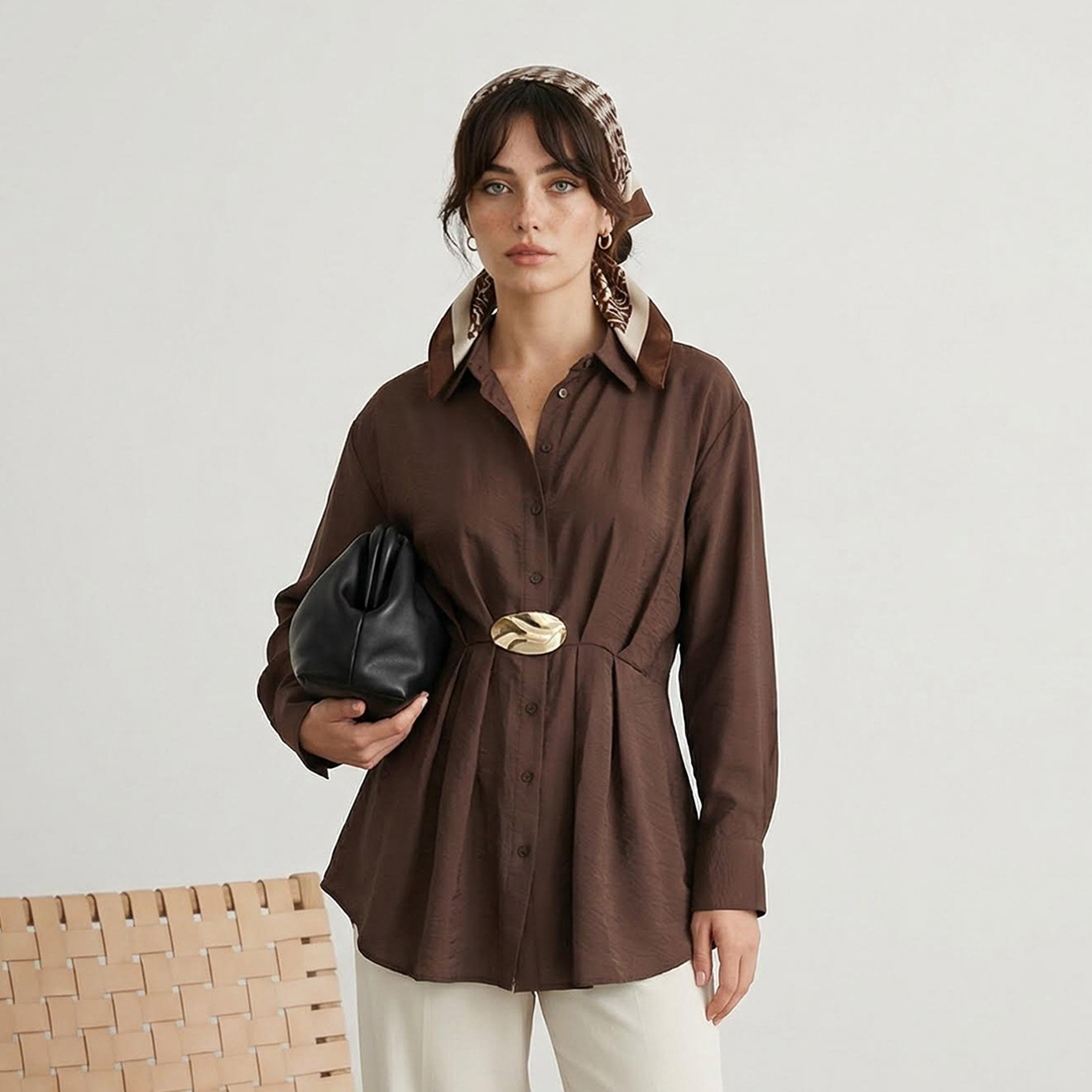 قميص حريمي محتشم بني بملمس مميز بياقة وأكمام منسدلة من ترينديول-women-clothing-shirtsandblouses-shirts-image-1