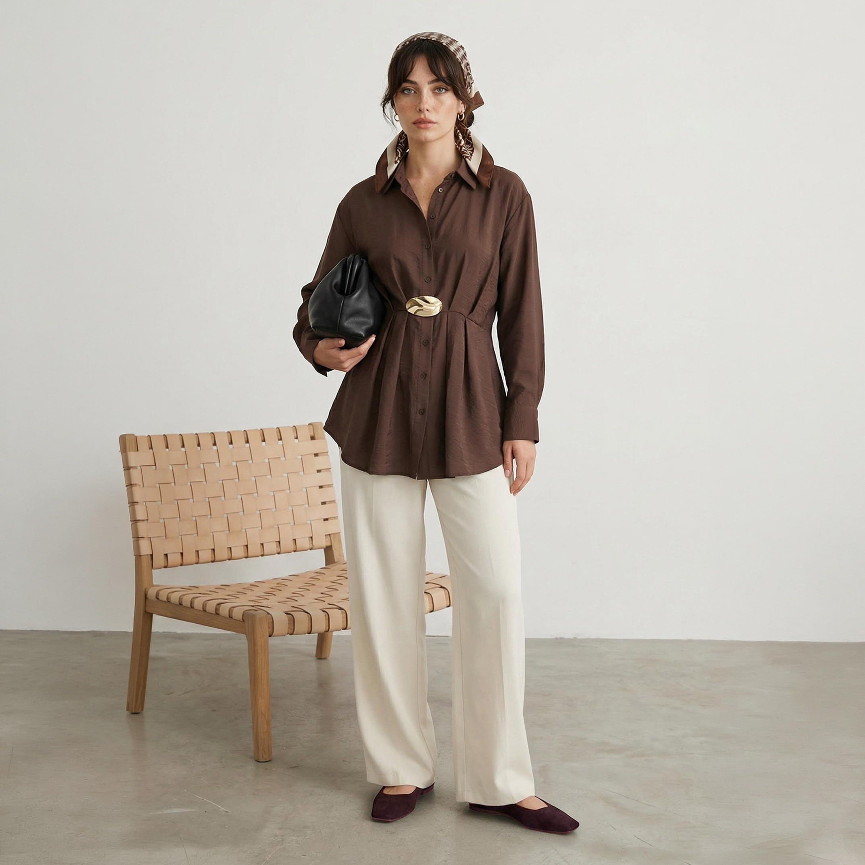 قميص حريمي محتشم بني بملمس مميز بياقة وأكمام منسدلة من ترينديول-women-clothing-shirtsandblouses-shirts-image-2