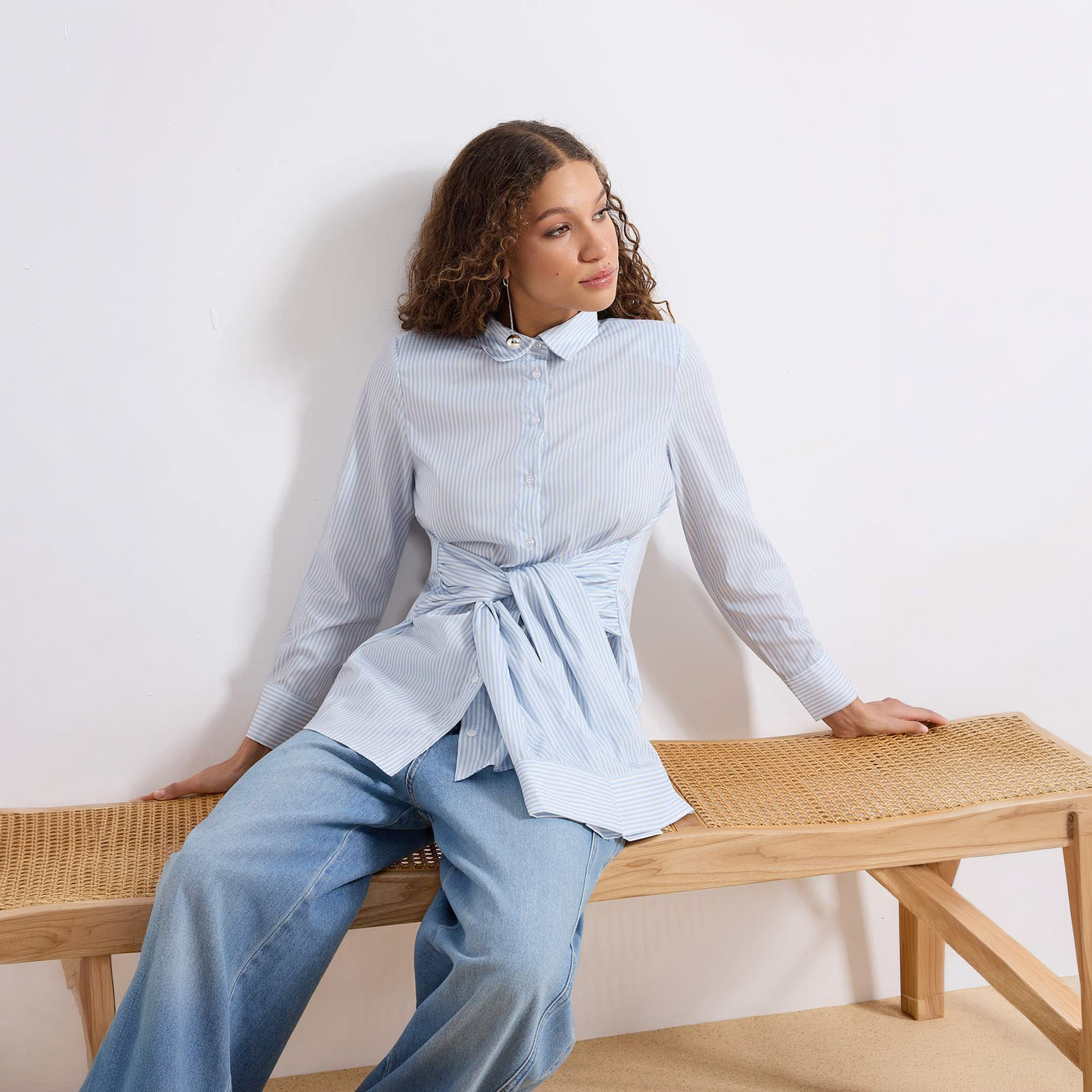 قميص حريمي مخطط أزرق محتشم بياقة قميص وربطة معقودة من ترينديول-women-clothing-shirtsandblouses-shirts-image-4
