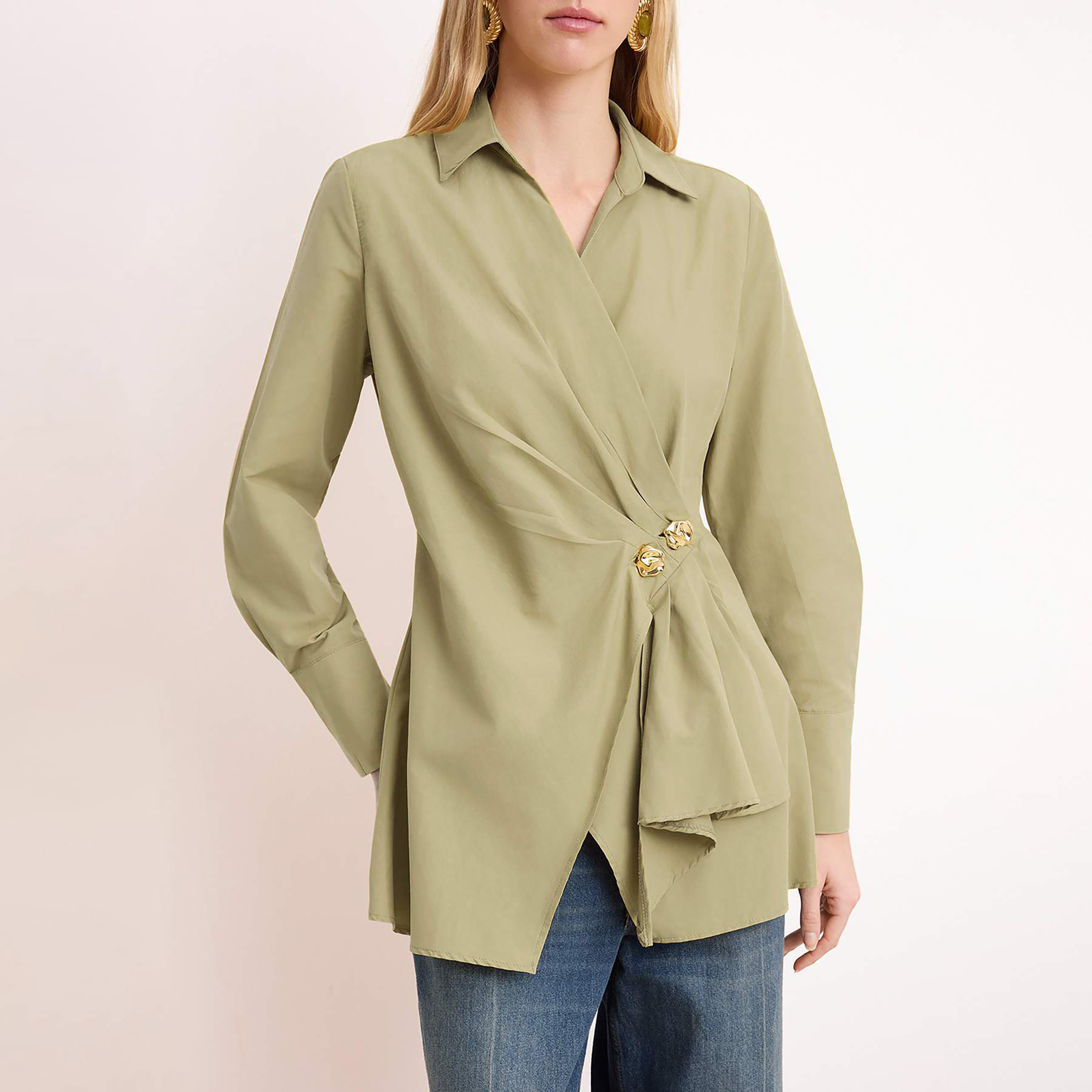 قميص لف حريمي بياقة وأكمام واسعة باللون الأخضر محتشم من تريندyol-women-clothing-shirtsandblouses-shirts-image-3
