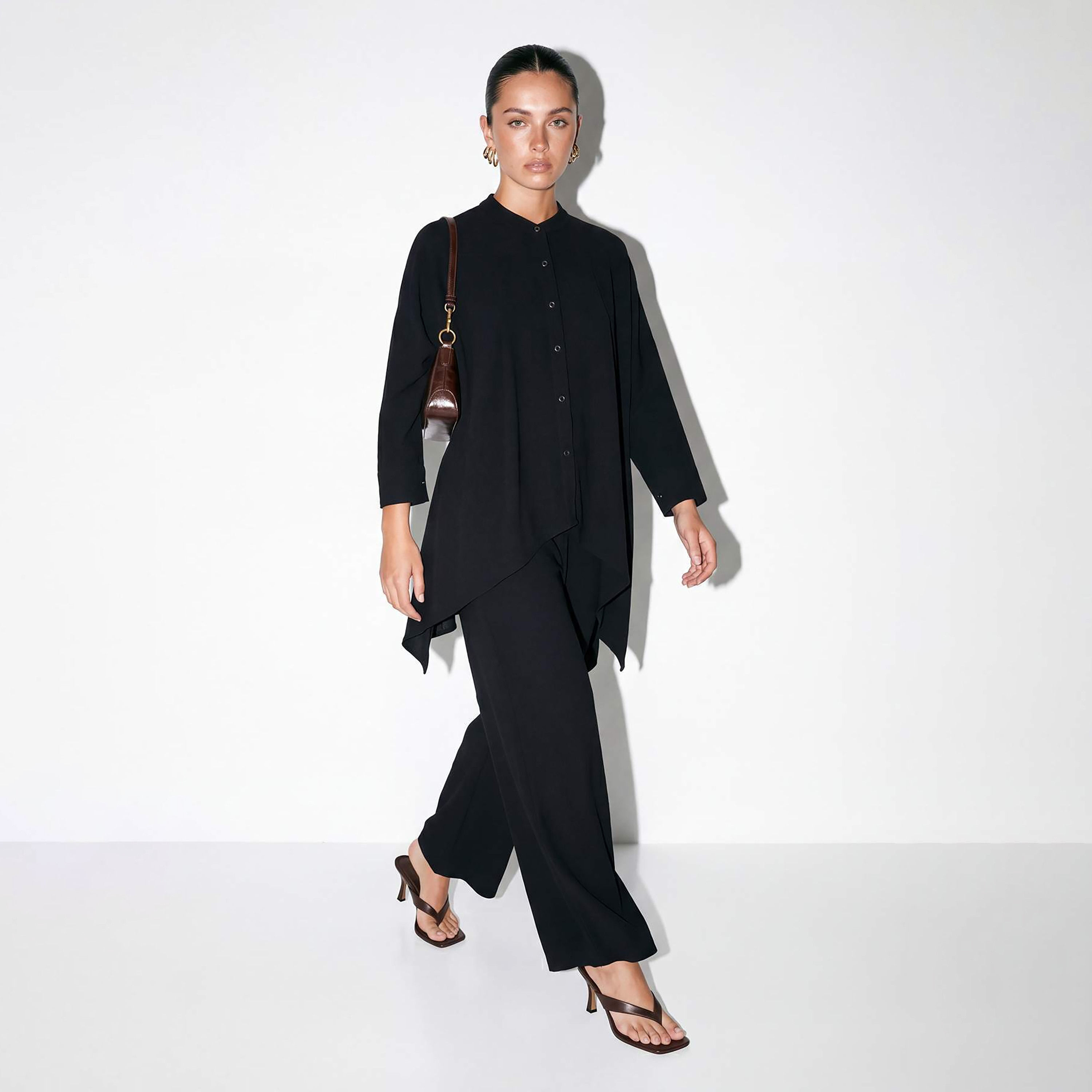 طقم قميص وبنطلون حريمي محتشم بياقة ماندرين وأكمام منسدلة من ترينديول-women-clothing-coordsets-image-2