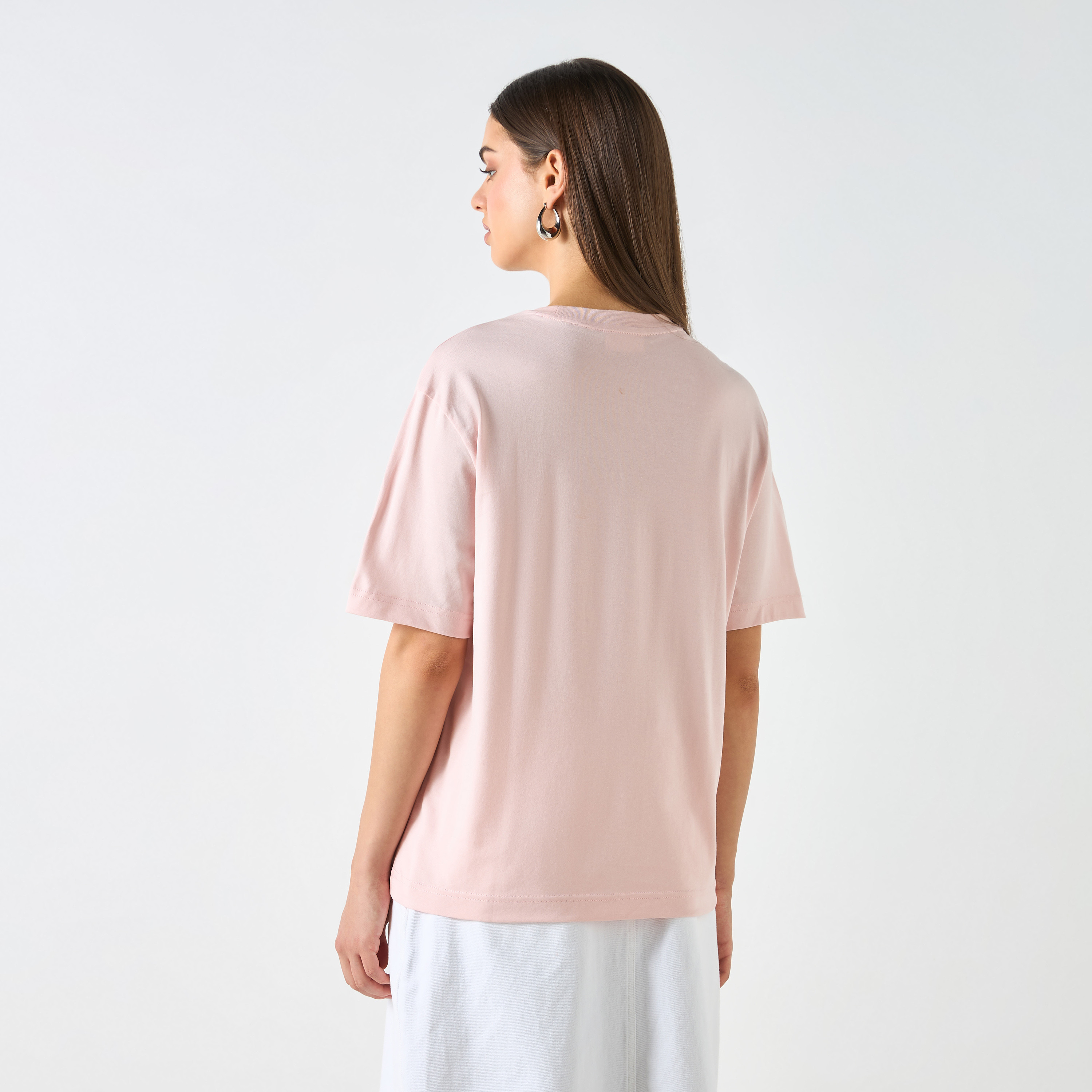 تيشيرت سادة بياقة مستديرة وأكمام قصيرة من لاكوست-women-clothing-tshirts-image-4