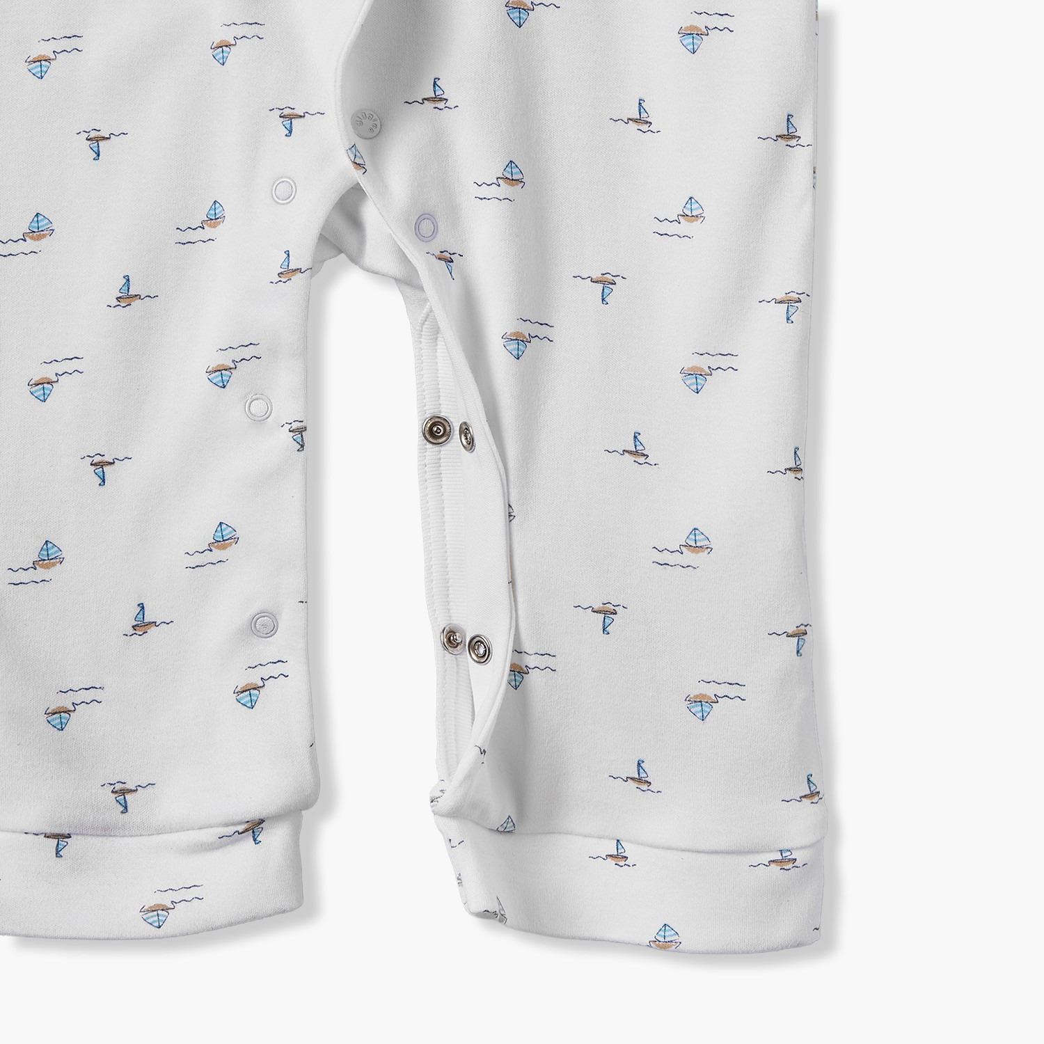 طقم دنغري وتيشيرت بأكمام قصيرة ورقبة ضيقة وطبعات من جيجلز-baby-boys-clothing-setsandcoords-image-7