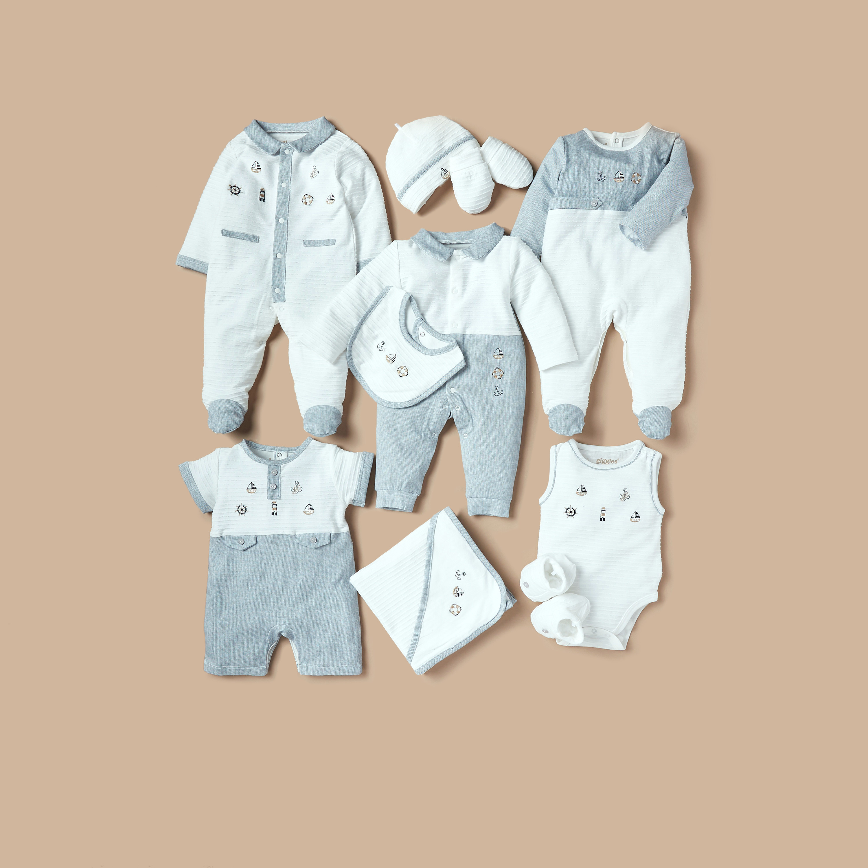 أفرول مطرز بأكمام قصيرة وأزرار إغلاق من جيجلز-baby-boys-clothing-rompers-image-1