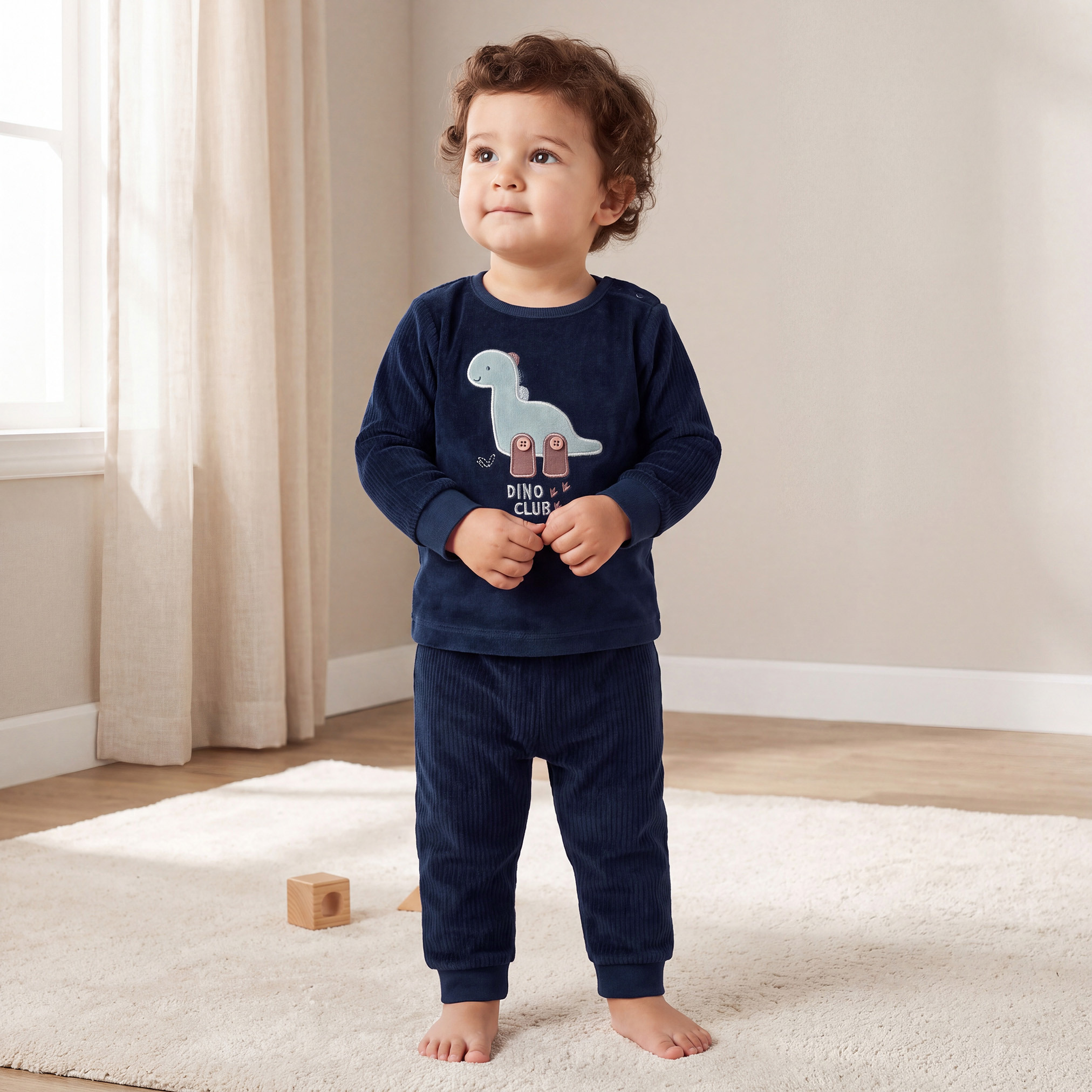 طقم بيجاما قطيفة بياقة ضيقة وأكمام طويلة بزخارف ديناصور من جونيورز-baby-boys-clothing-nightwear-pyjamasets-image-2