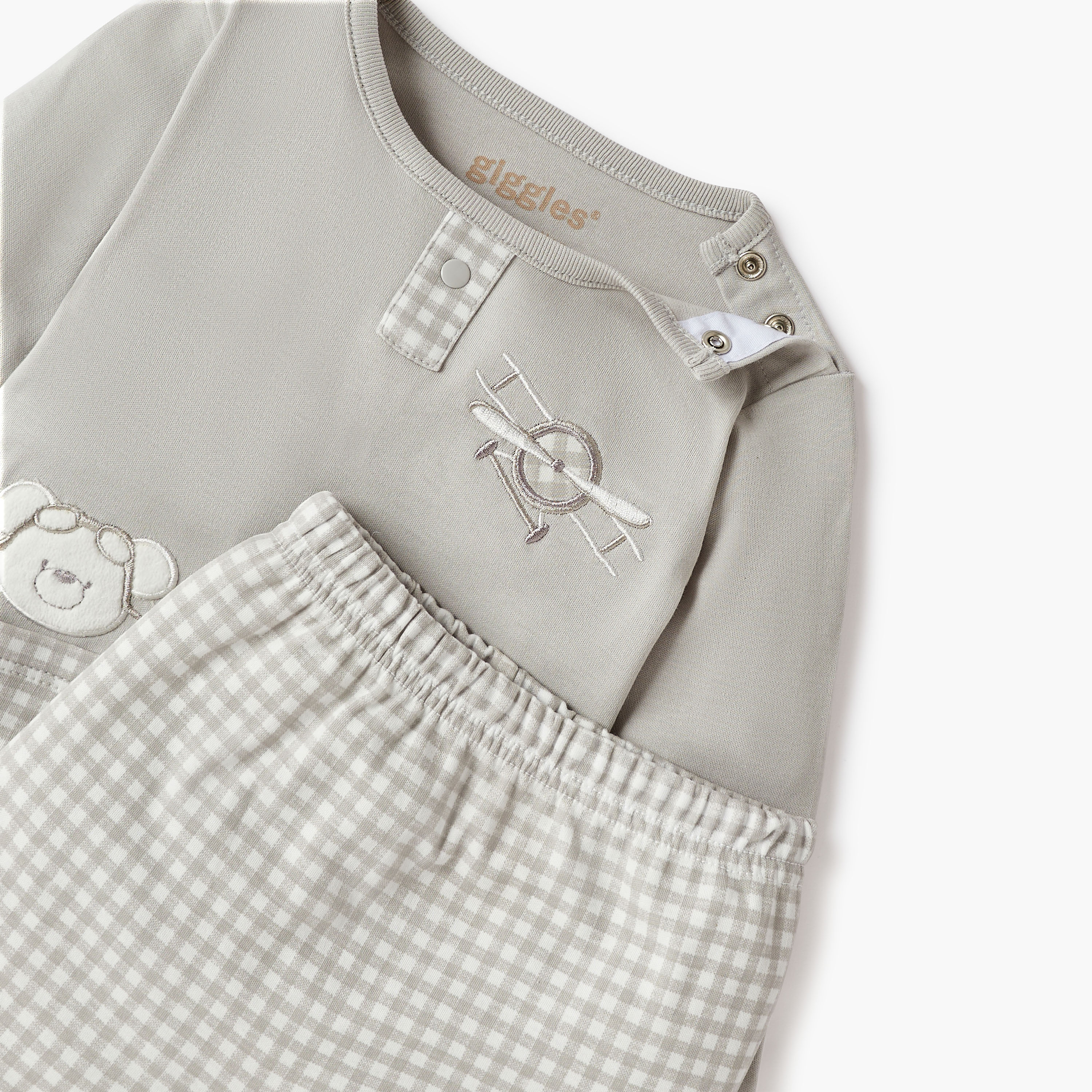 طقم تيشيرت بتزيينات وبنطلون بيجاما من جيجلز-baby-boys-clothing-nightwear-pyjamasets-image-4