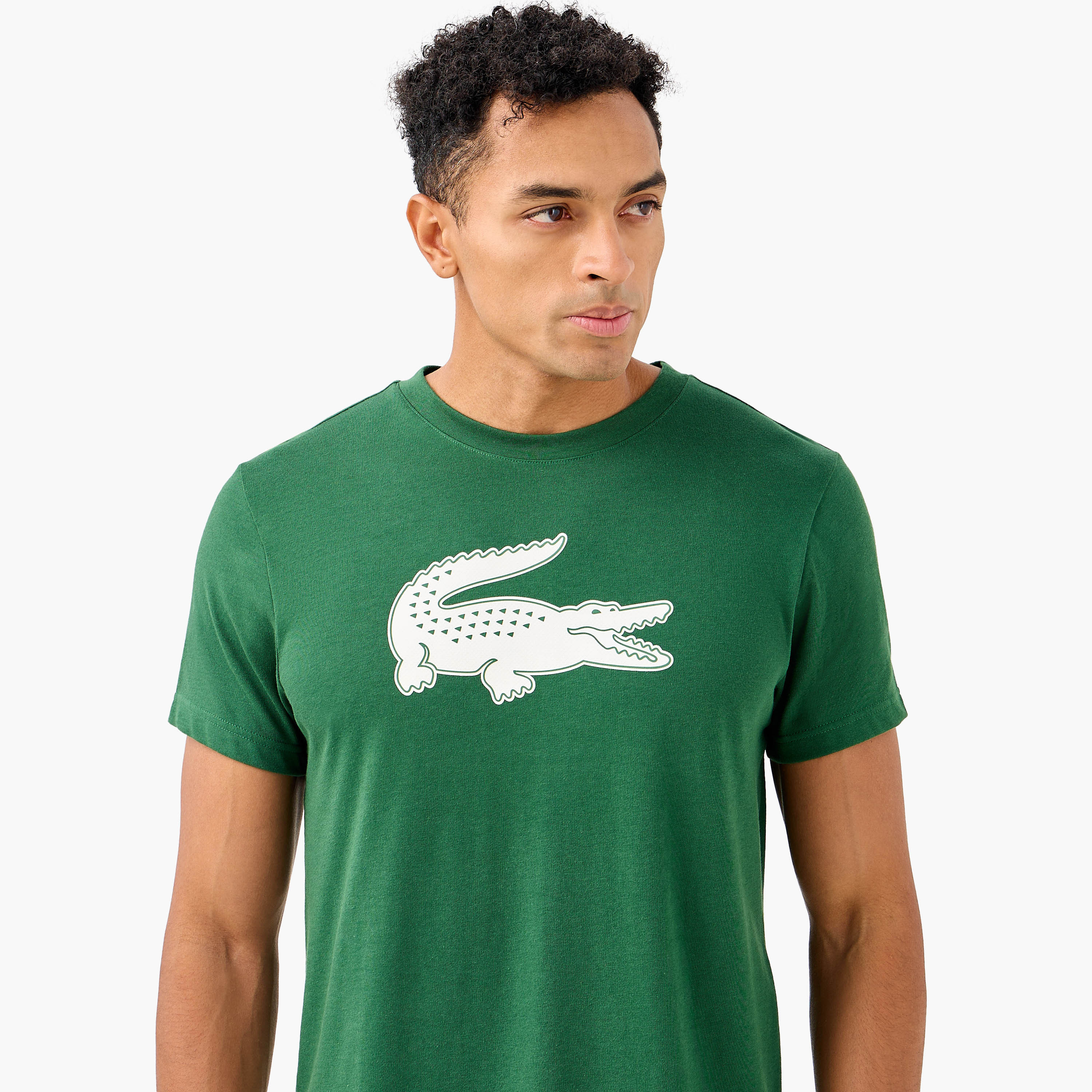 تيشيرت بياقة ضيقة وأكمام قصيرة وطبعات شعار من لاكوست-men-clothing-tshirtsandpolos-tshirts-image-4