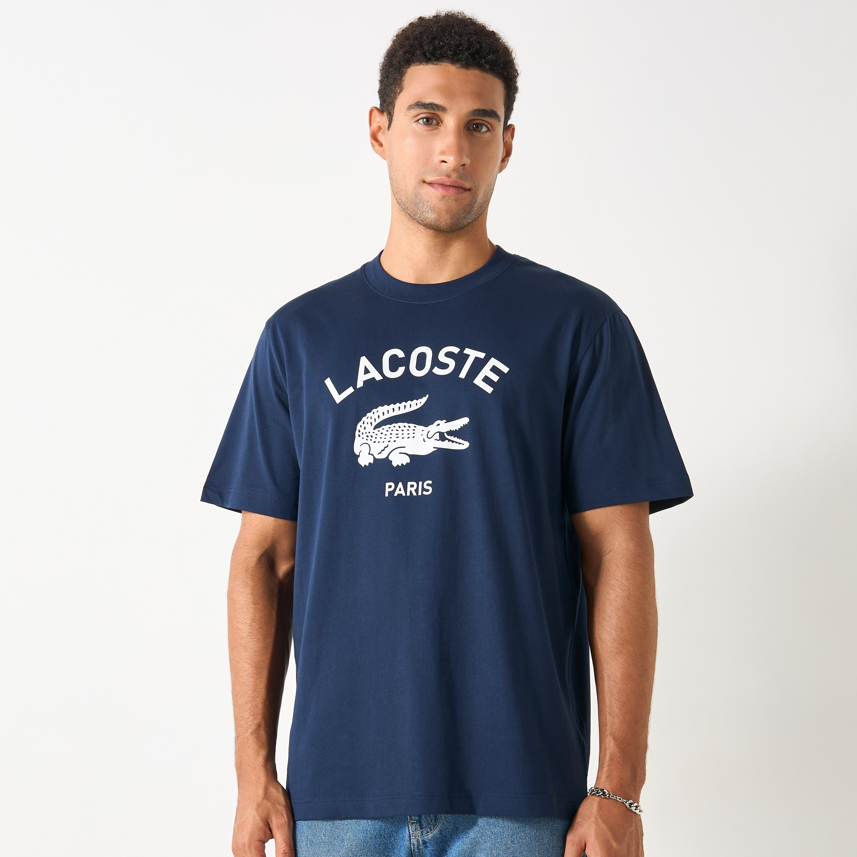 تيشرت بياقة مستديرة وأكمام قصيرة وطبعات من لاكوست-men-clothing-tshirtsandpolos-tshirts-image-1