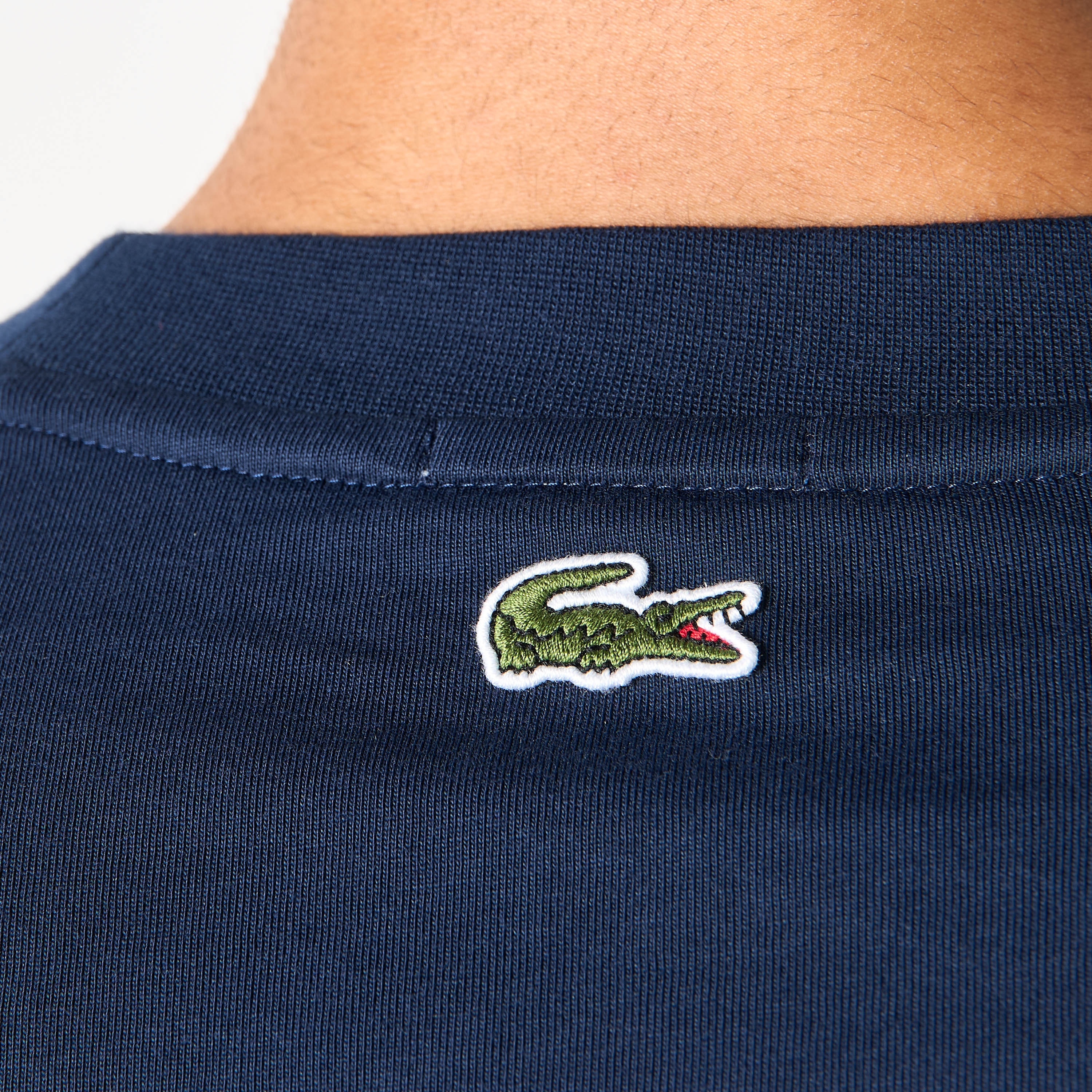 تيشرت بياقة مستديرة وأكمام قصيرة وطبعات من لاكوست-men-clothing-tshirtsandpolos-tshirts-image-4