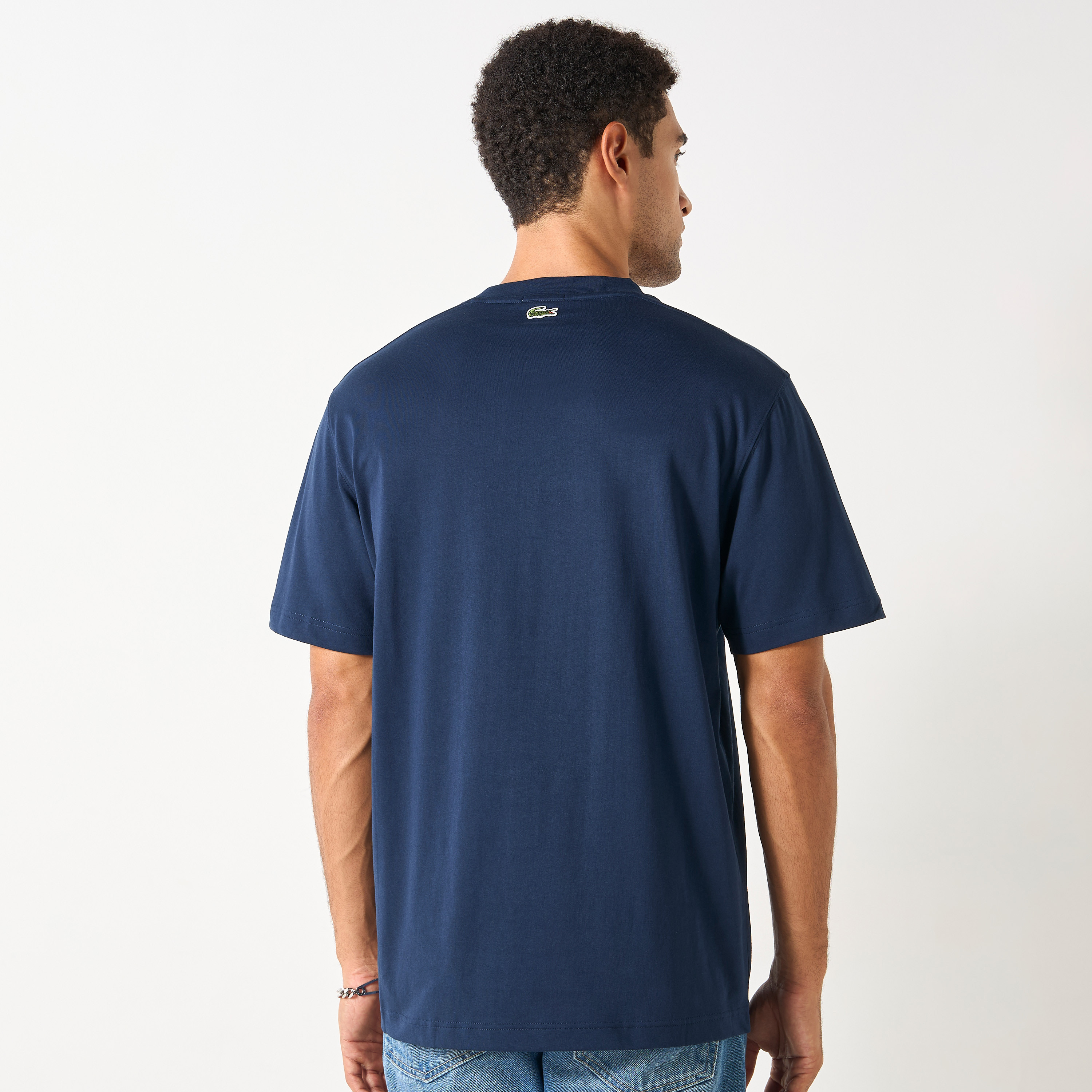 تيشرت بياقة مستديرة وأكمام قصيرة وطبعات من لاكوست-men-clothing-tshirtsandpolos-tshirts-image-5