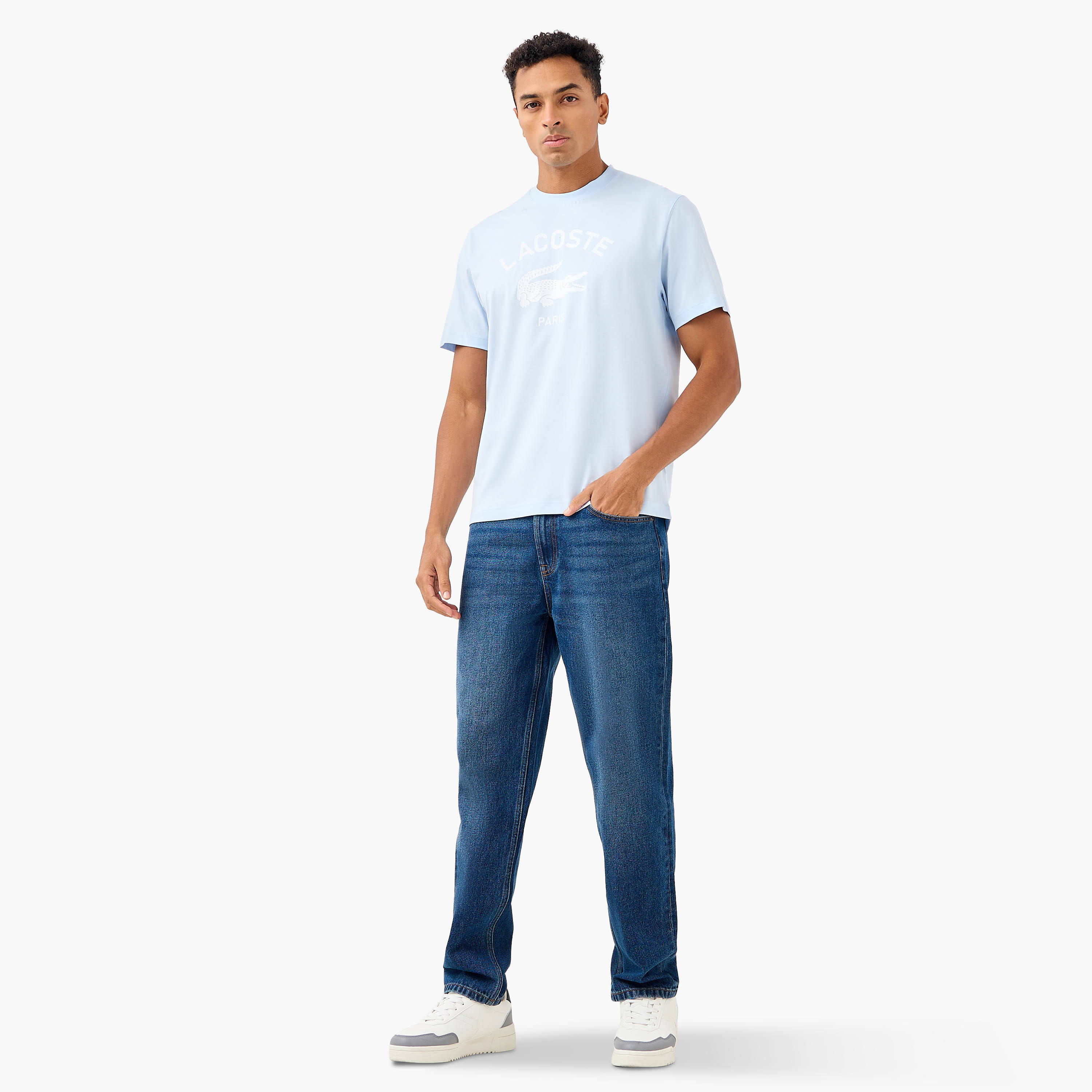 تيشيرت بياقة مستديرة وأكمام قصيرة بطبعات شعار من لاكوست-men-clothing-tshirtsandpolos-tshirts-image-2