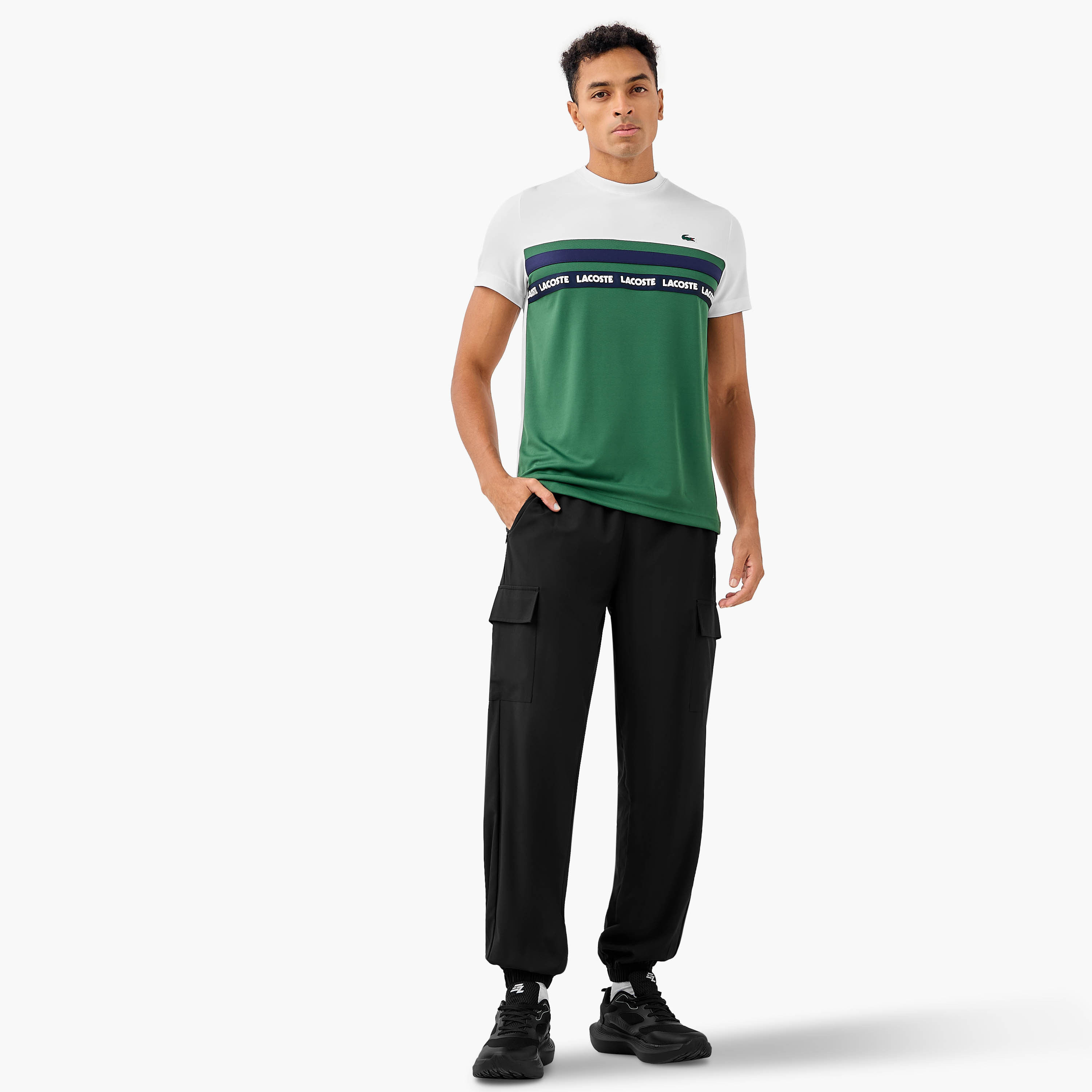 تيشيرت بياقة ضيقة وتصميم قوالب ملونة من لاكوست-men-clothing-tshirtsandpolos-tshirts-image-2