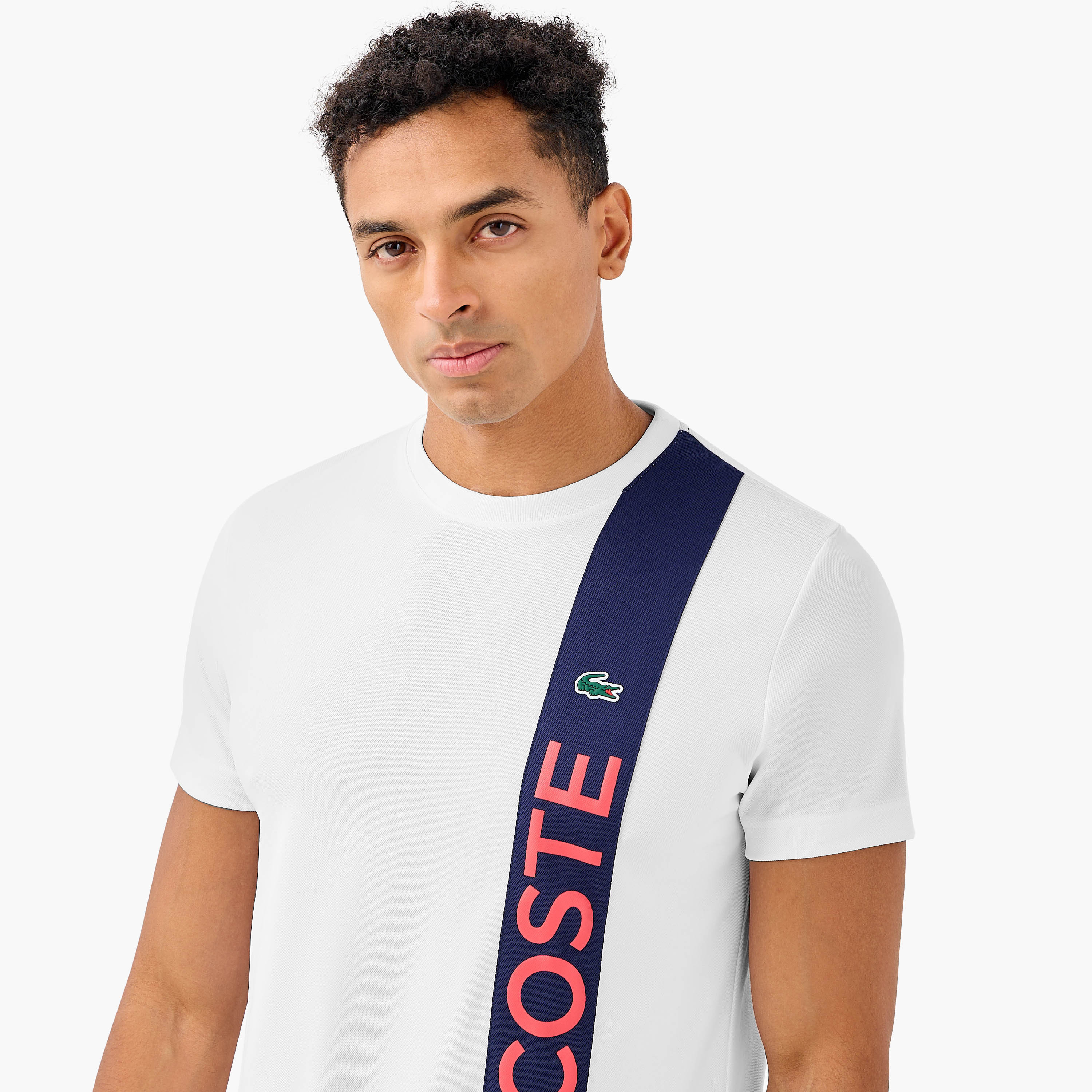 تيشيرت بياقة ضيقة وأكمام قصيرة وطبعات شعار من لاكوست-men-clothing-tshirtsandpolos-tshirts-image-4