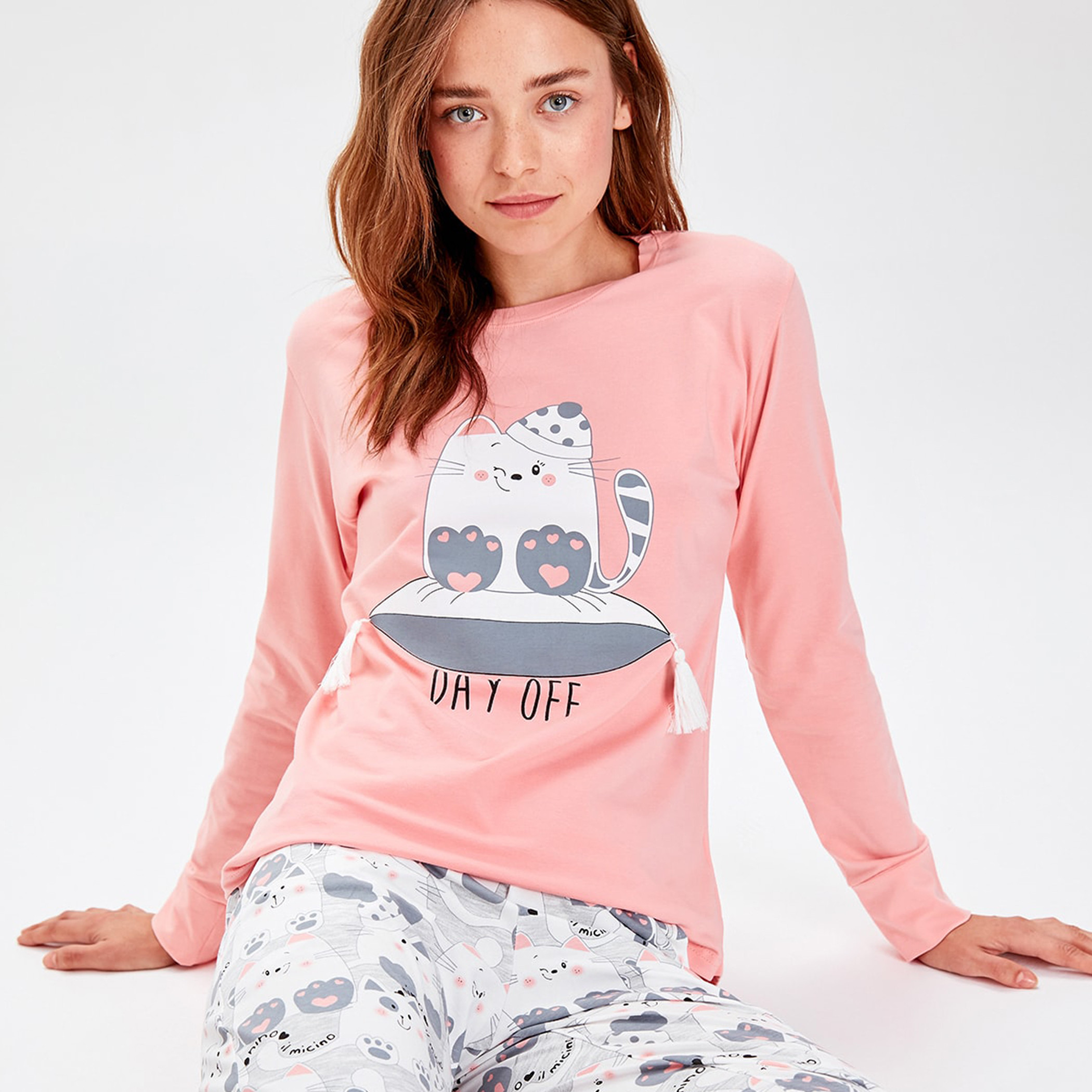 Trendyol Printed Pyjama Set-women-clothing-nightwear-pyjamas-longsets-image-3