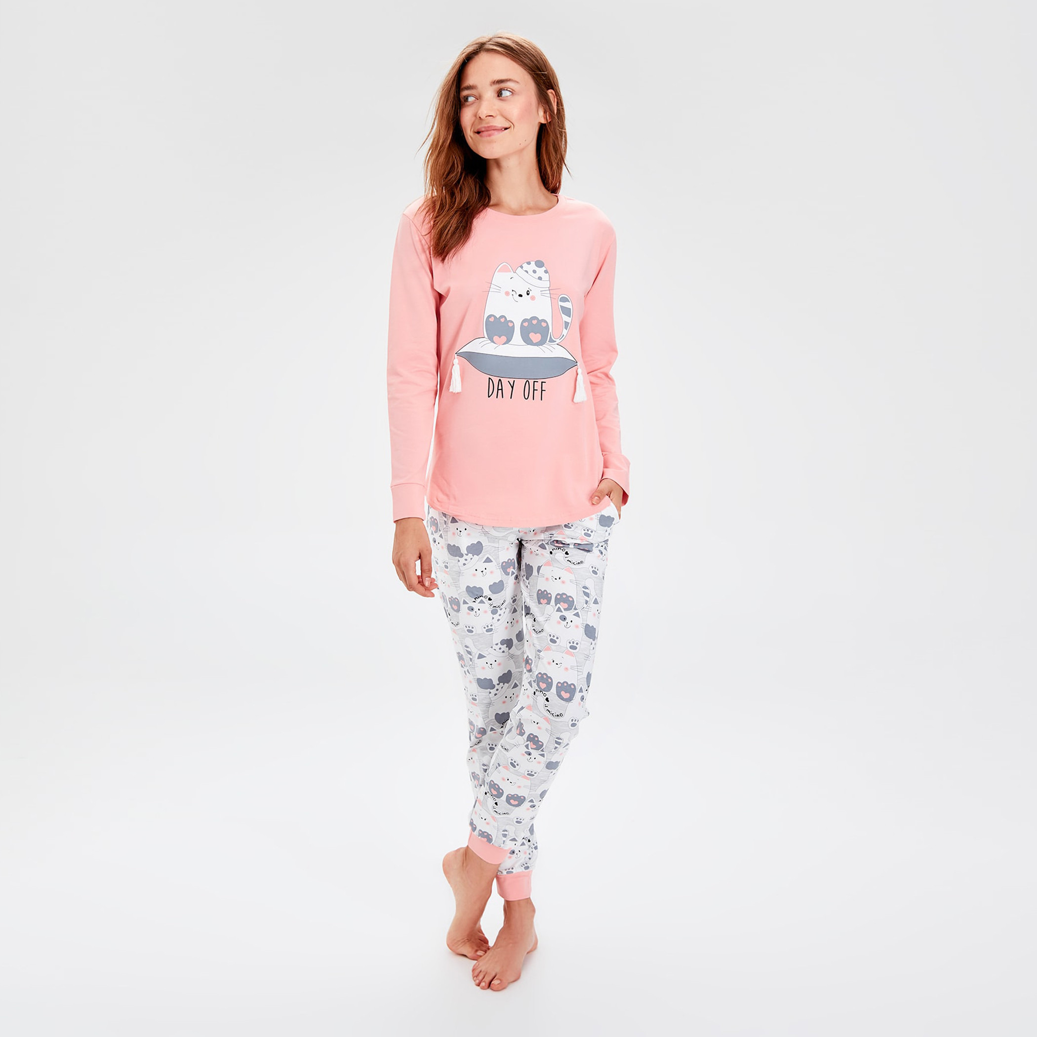 Trendyol Printed Pyjama Set-women-clothing-nightwear-pyjamas-longsets-image-1