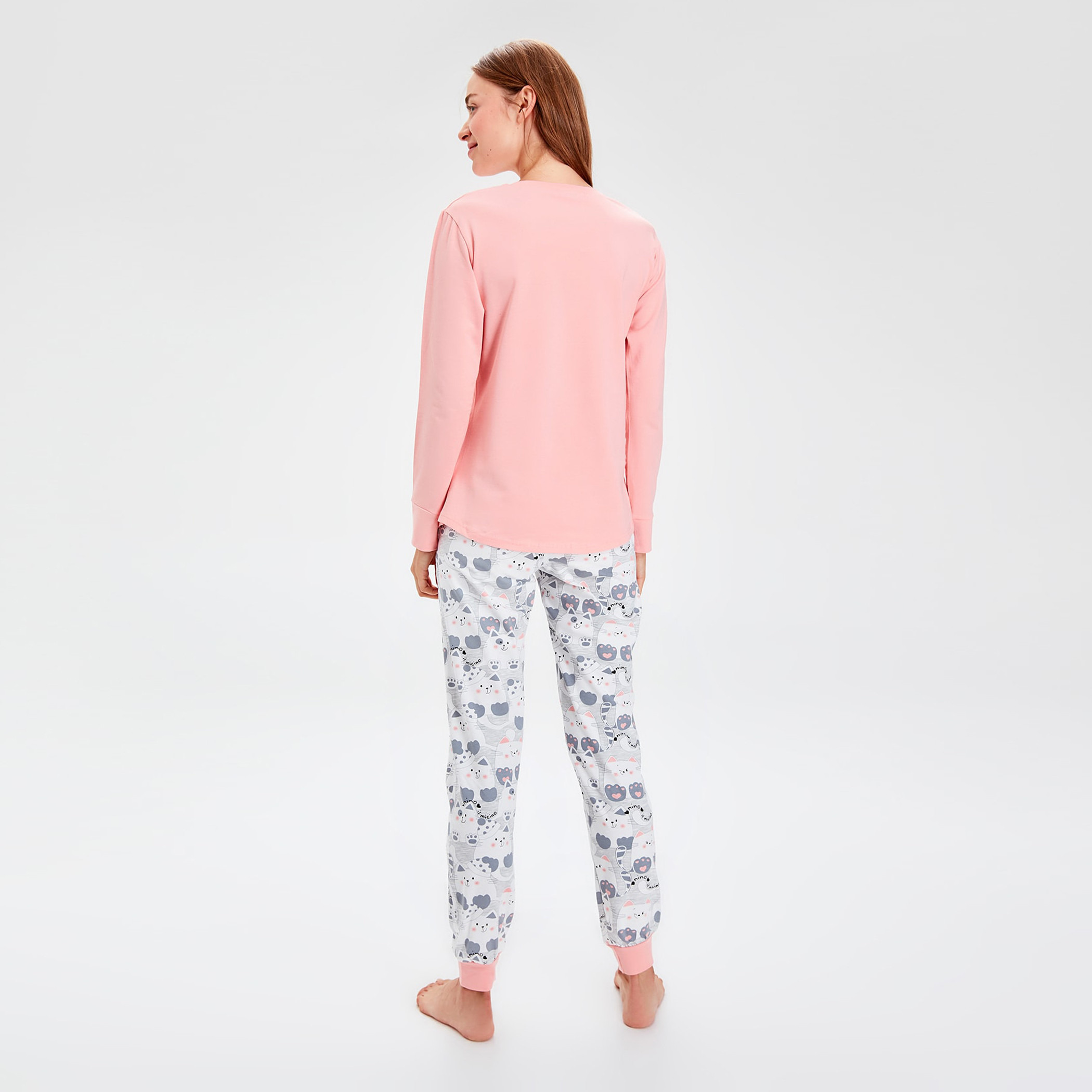 Trendyol Printed Pyjama Set-women-clothing-nightwear-pyjamas-longsets-image-4