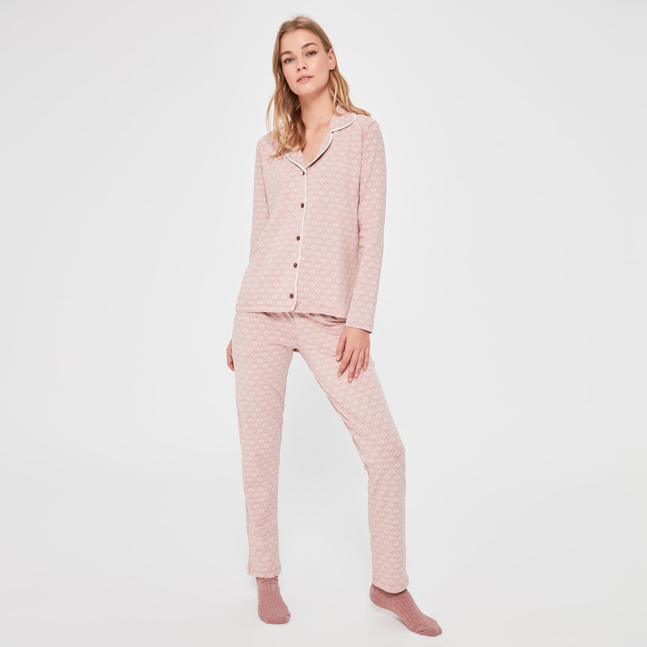 طقم بيجاما بطبعات من ترينديول-women-clothing-nightwear-pyjamas-longsets-image-3