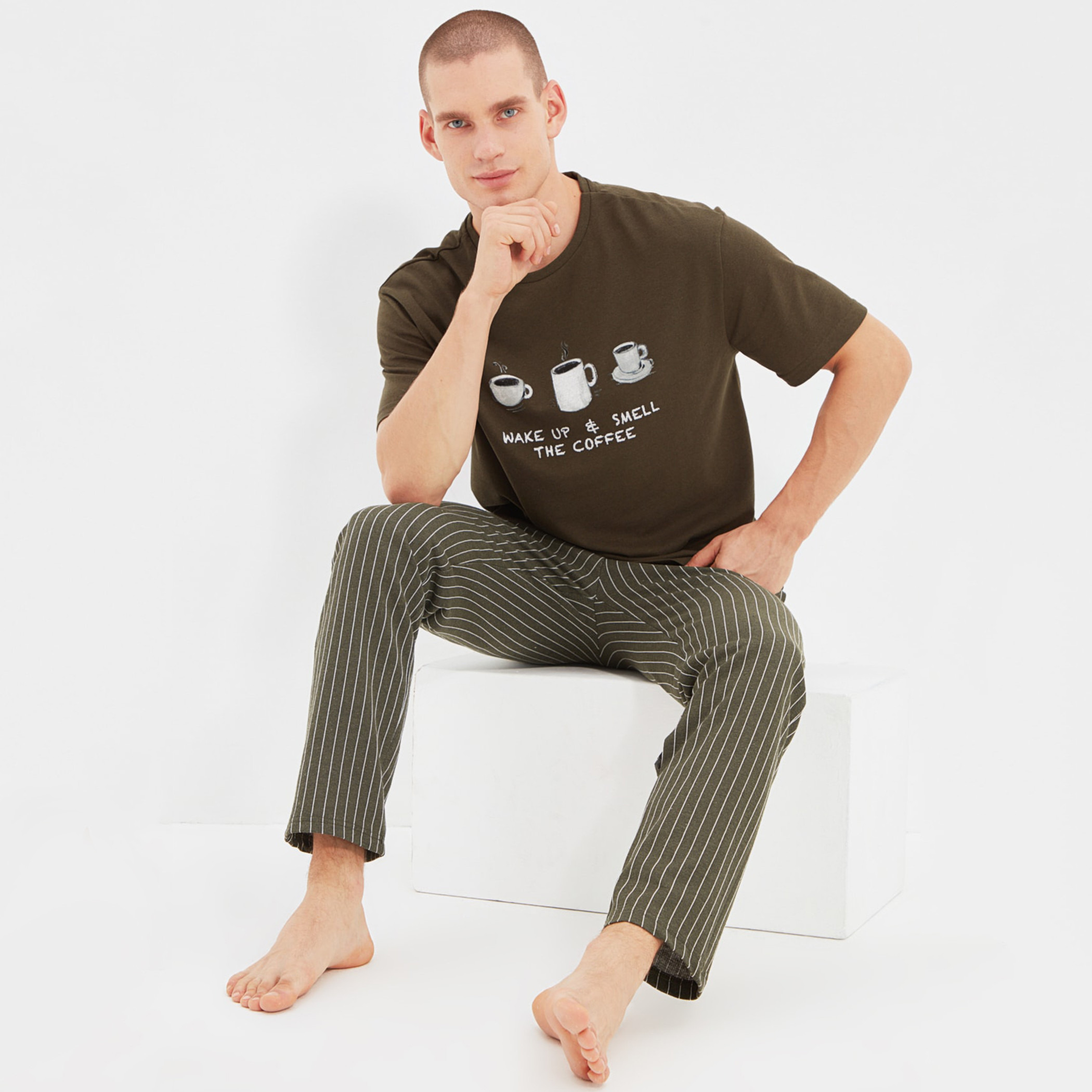 ترينديول أخضر لباس نوم-men-clothing-nightwear-sets-image-1