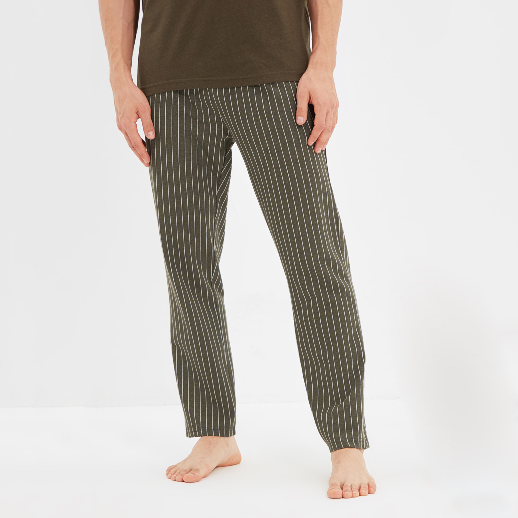 ترينديول أخضر لباس نوم-men-clothing-nightwear-sets-image-4
