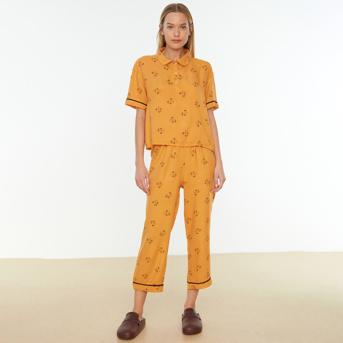Trendyol Women Printed Polo T-Shirt-Pyjama Set-women-clothing-nightwear-pyjamas-longsets-image-1