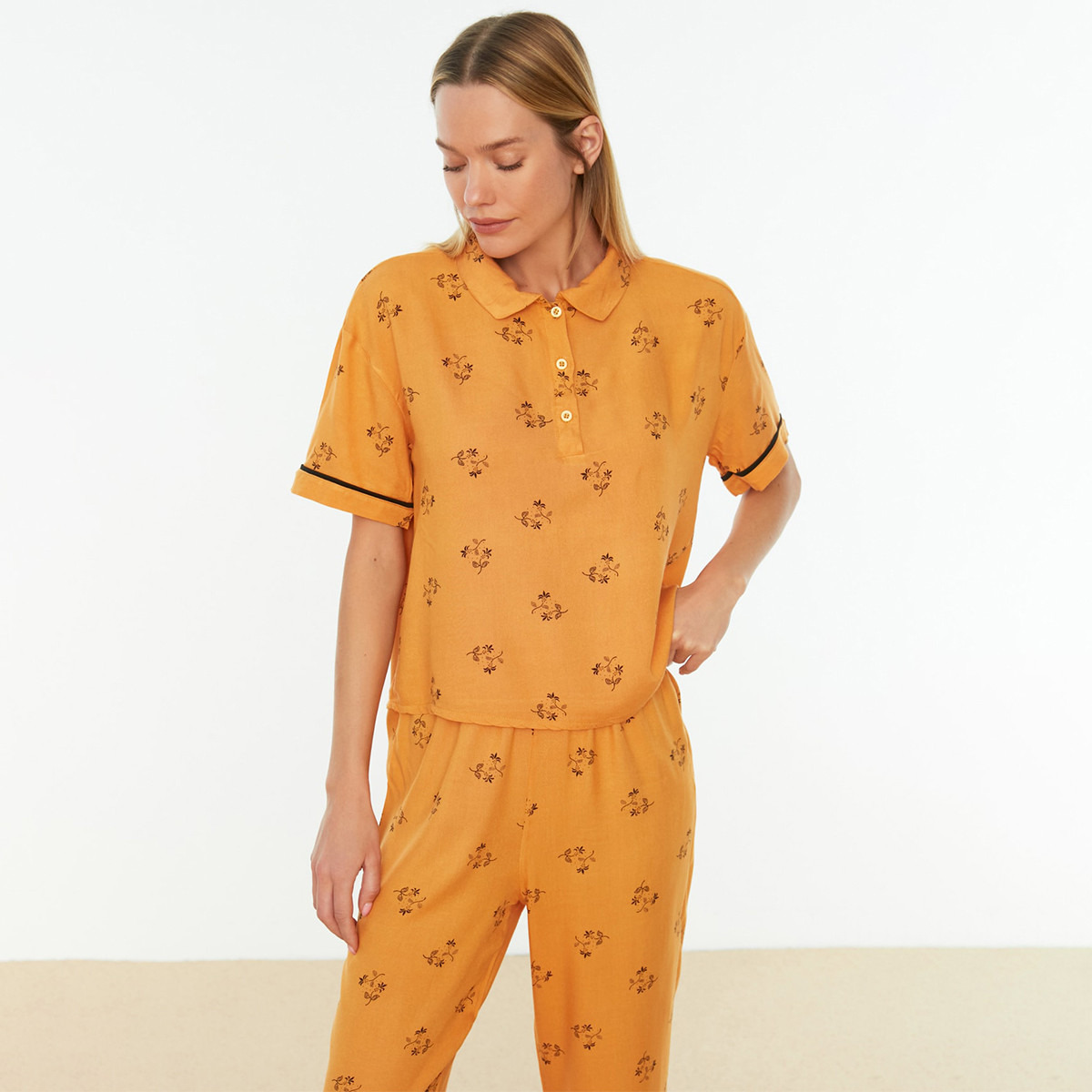 ترينديول الأصفر لباس نوم-women-clothing-nightwear-pyjamas-longsets-image-2