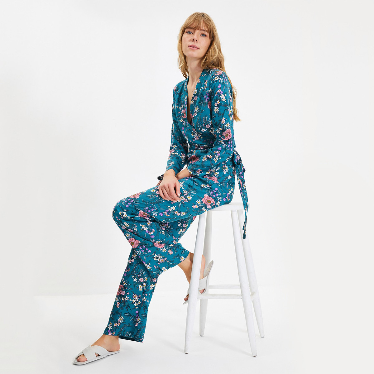 Set of 2 Trendyol Women Floral V-Neck Top with Pyjama-women-clothing-nightwear-pyjamas-longsets-image-1