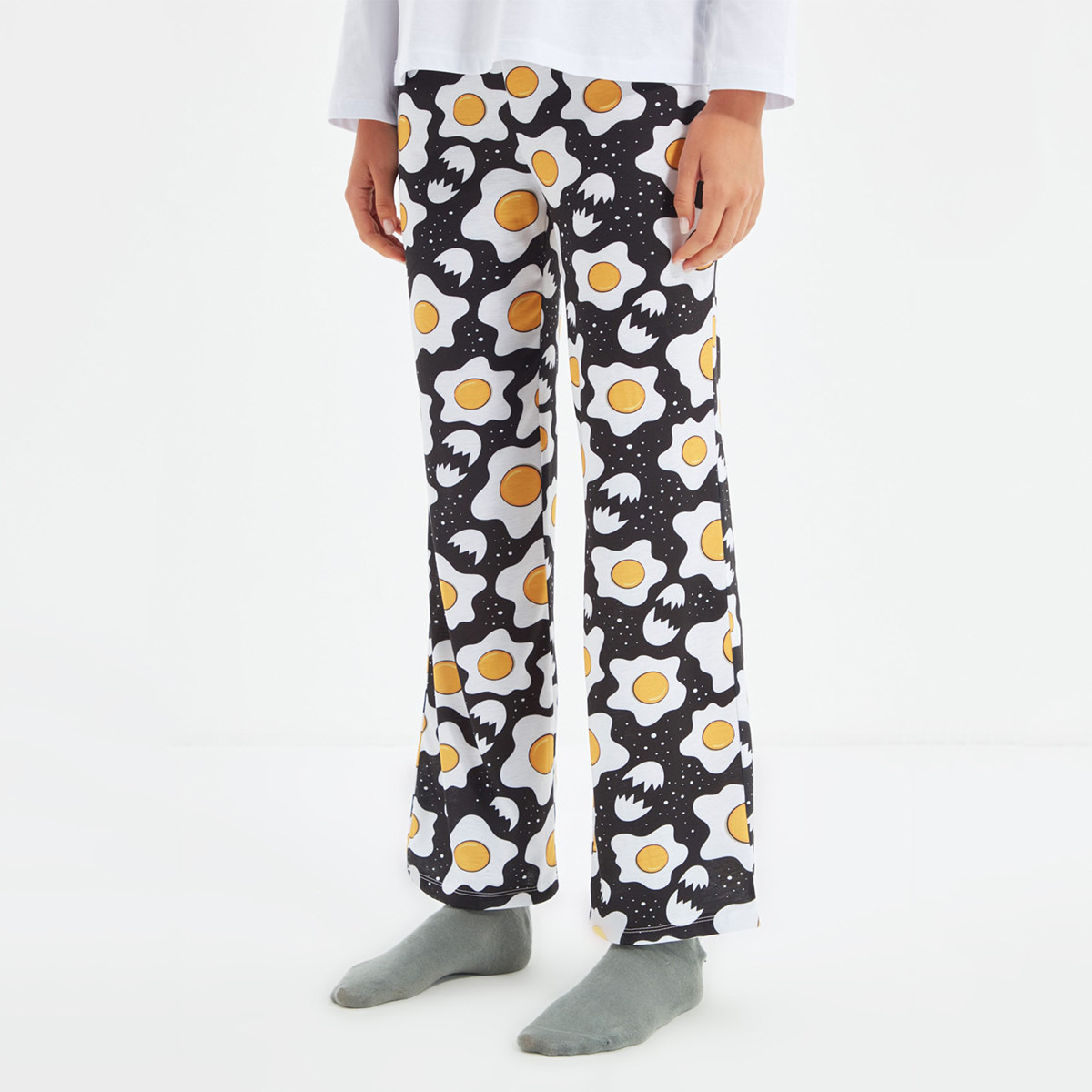 ترينديول أبيض لباس نوم-women-clothing-nightwear-pyjamas-longsets-image-5