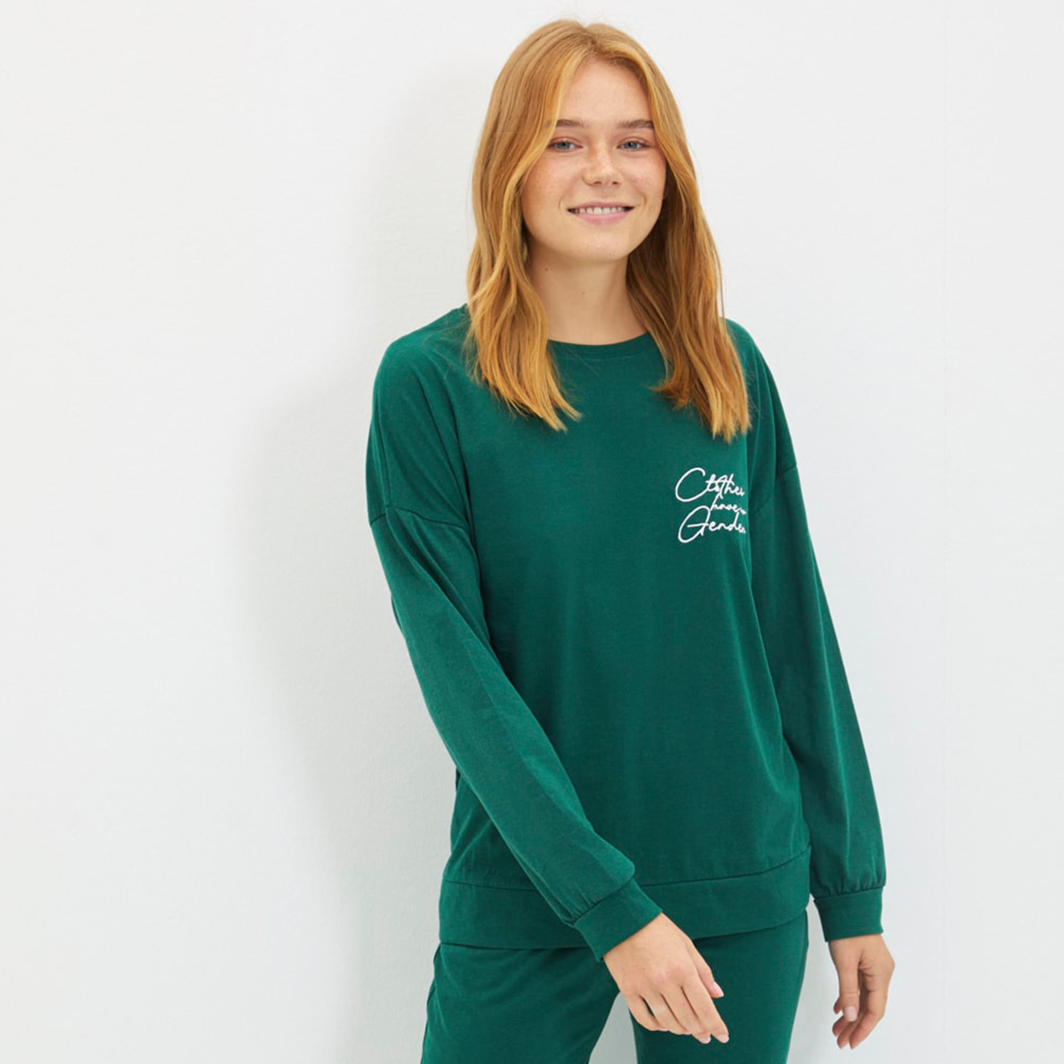 Trendyol Women Solid Crew Neck Sweatshirt-Pyjama Set-women-clothing-nightwear-pyjamas-longsets-image-1