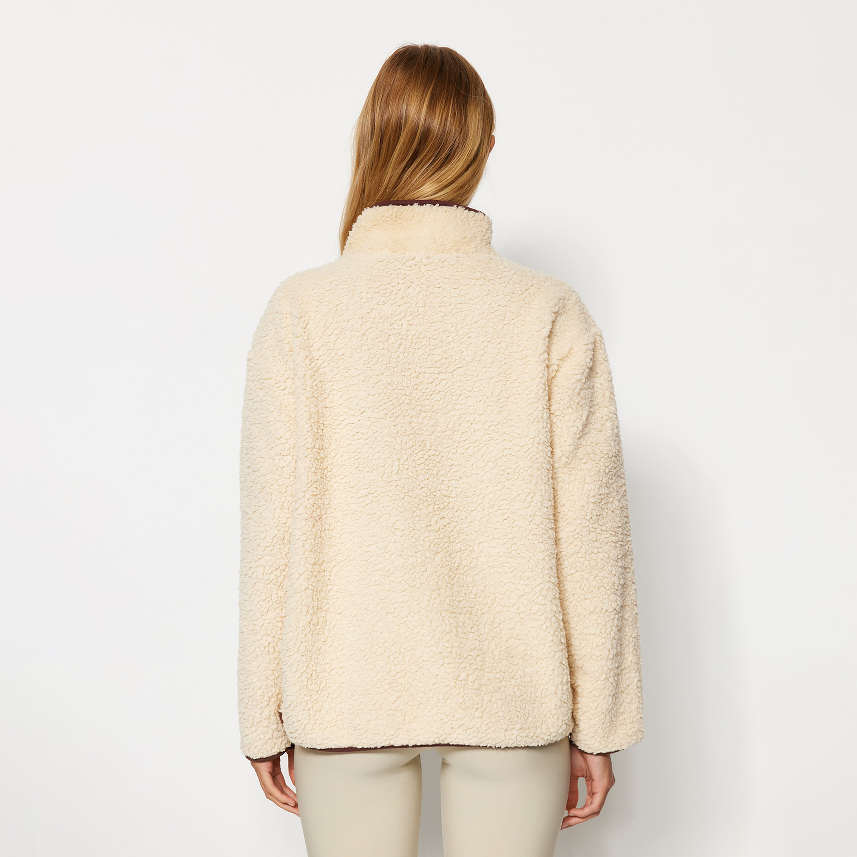 سويت شيرت حريمي بيج من قماش الفليس بياقة مرتفعة وأكمام مسدلة من تريندyولميلا-women-clothing-hoodiesandsweatshirts-sweatshirts-image-3