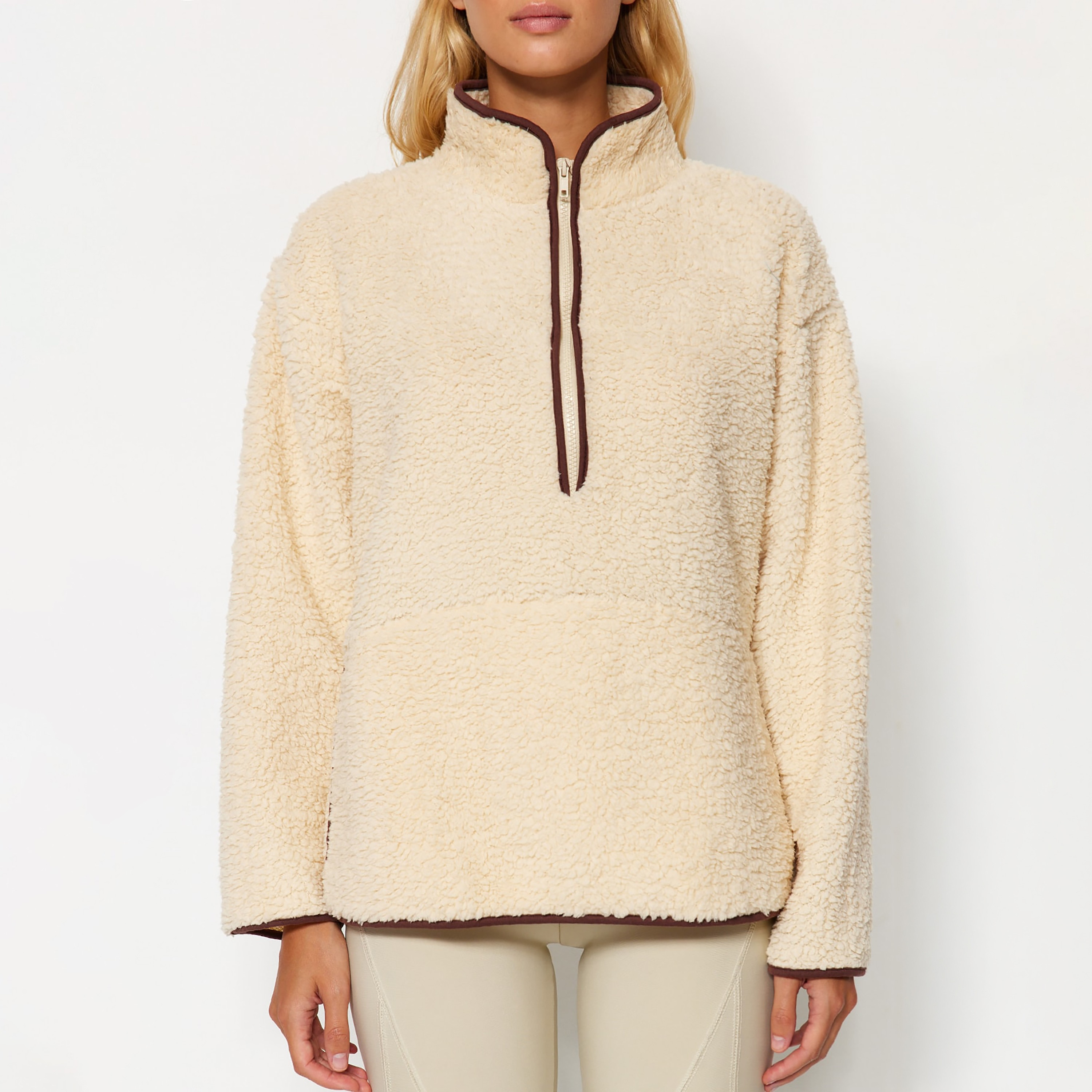 سويت شيرت حريمي بيج من قماش الفليس بياقة مرتفعة وأكمام مسدلة من تريندyولميلا-women-clothing-hoodiesandsweatshirts-sweatshirts-image-4