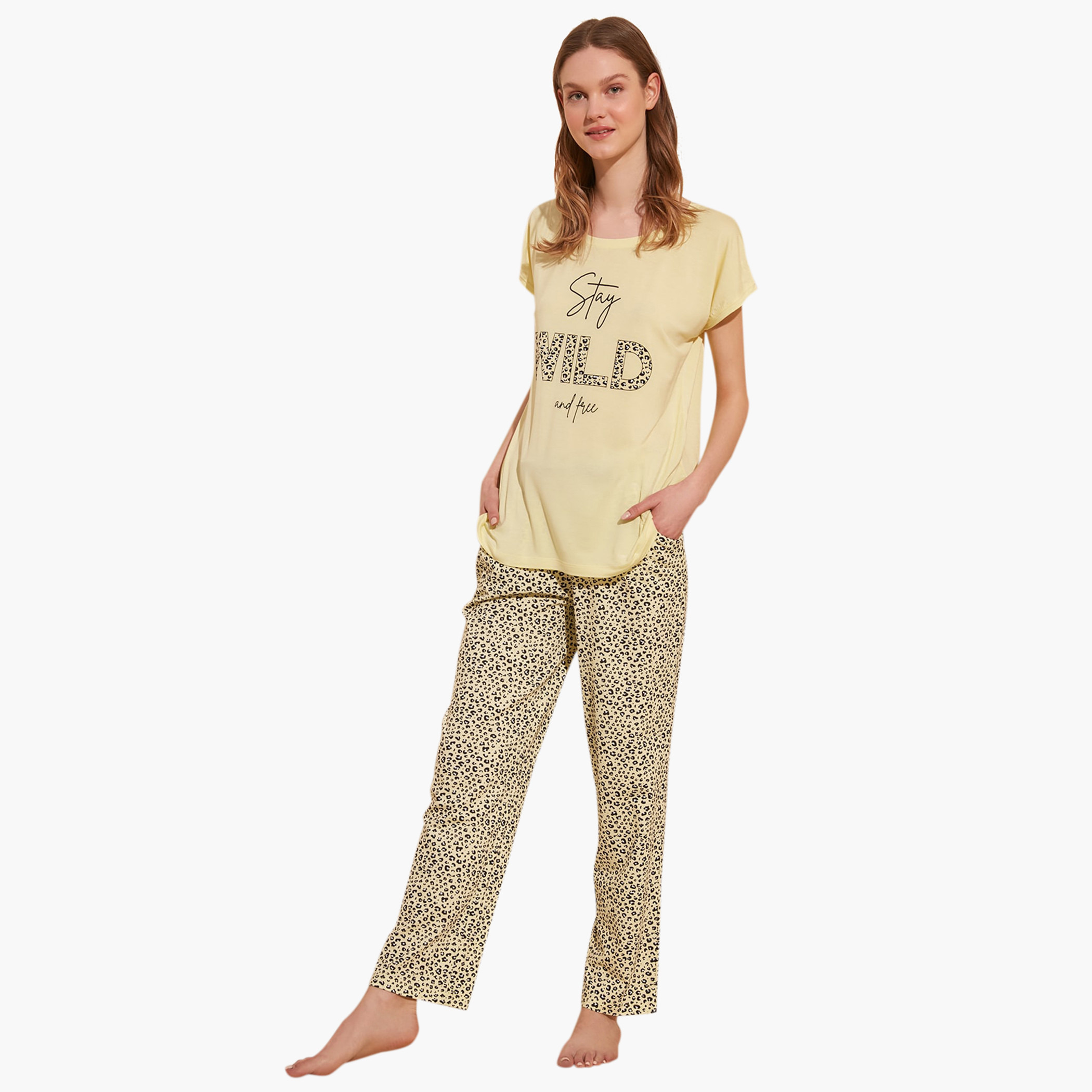 Trendyol Printed Pyjama Set-women-clothing-nightwear-pyjamas-longsets-image-1