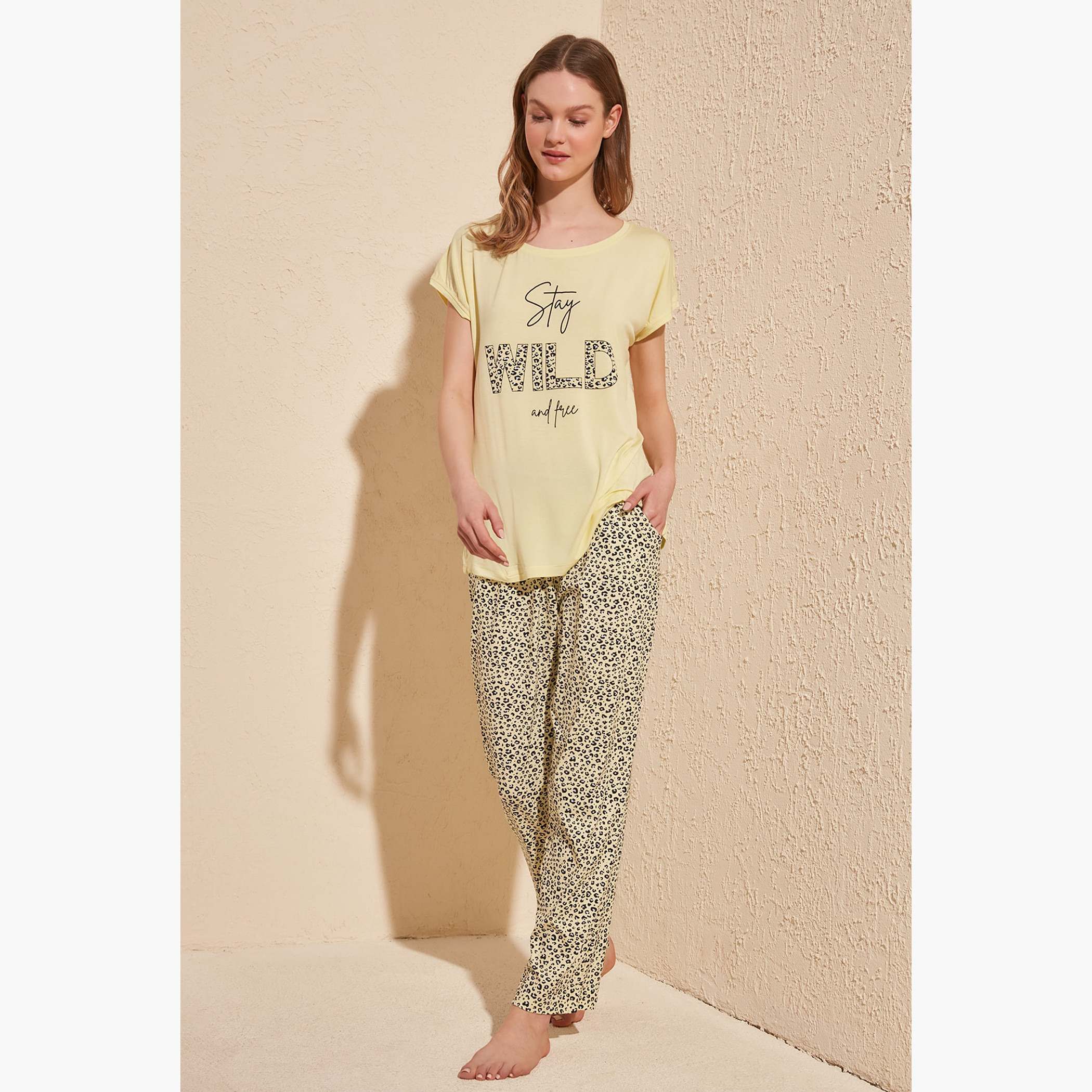 Trendyol Printed Pyjama Set-women-clothing-nightwear-pyjamas-longsets-image-3
